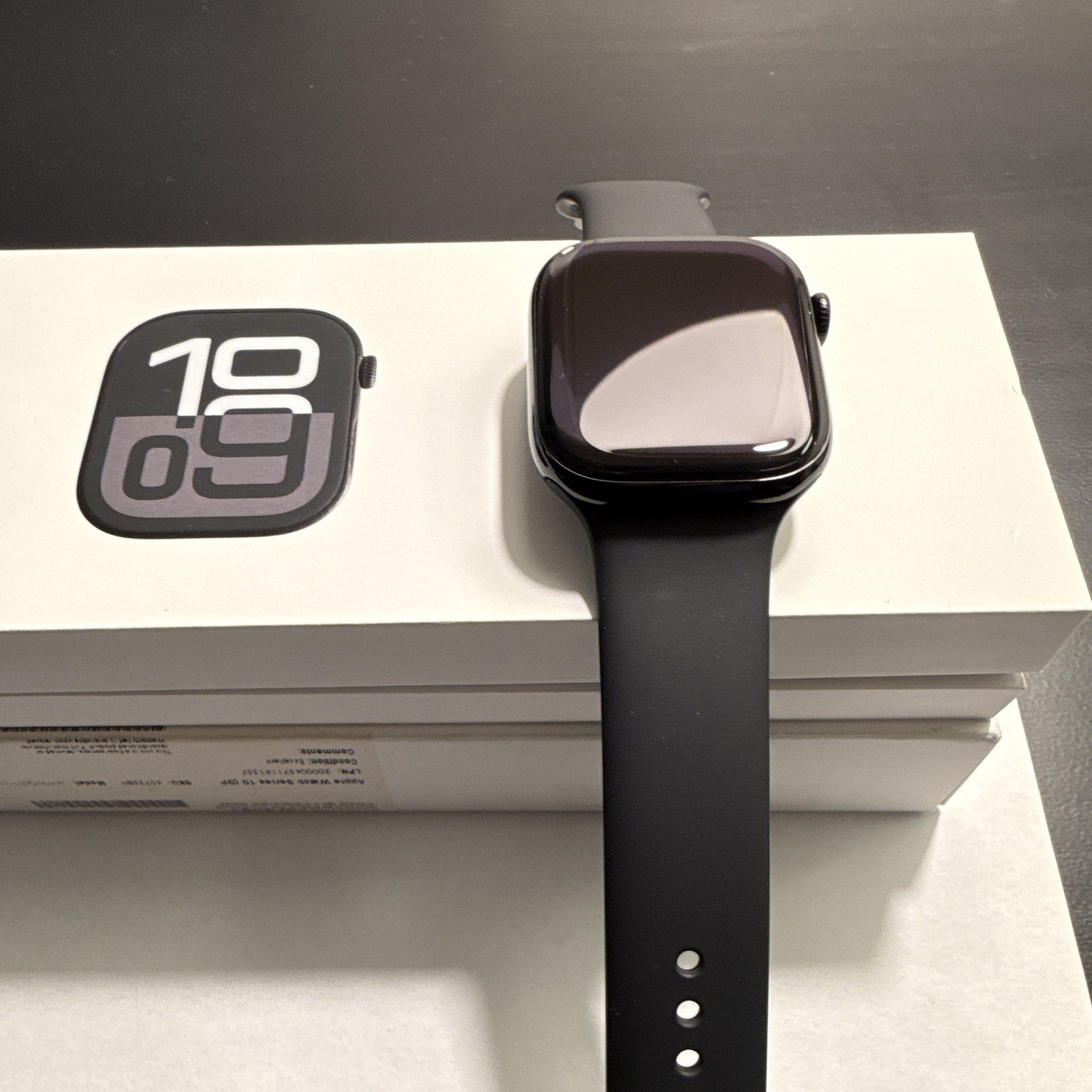 Apple Watch Series 10 46mm Aluminum GPS 64GB Black Silicone Sport Band