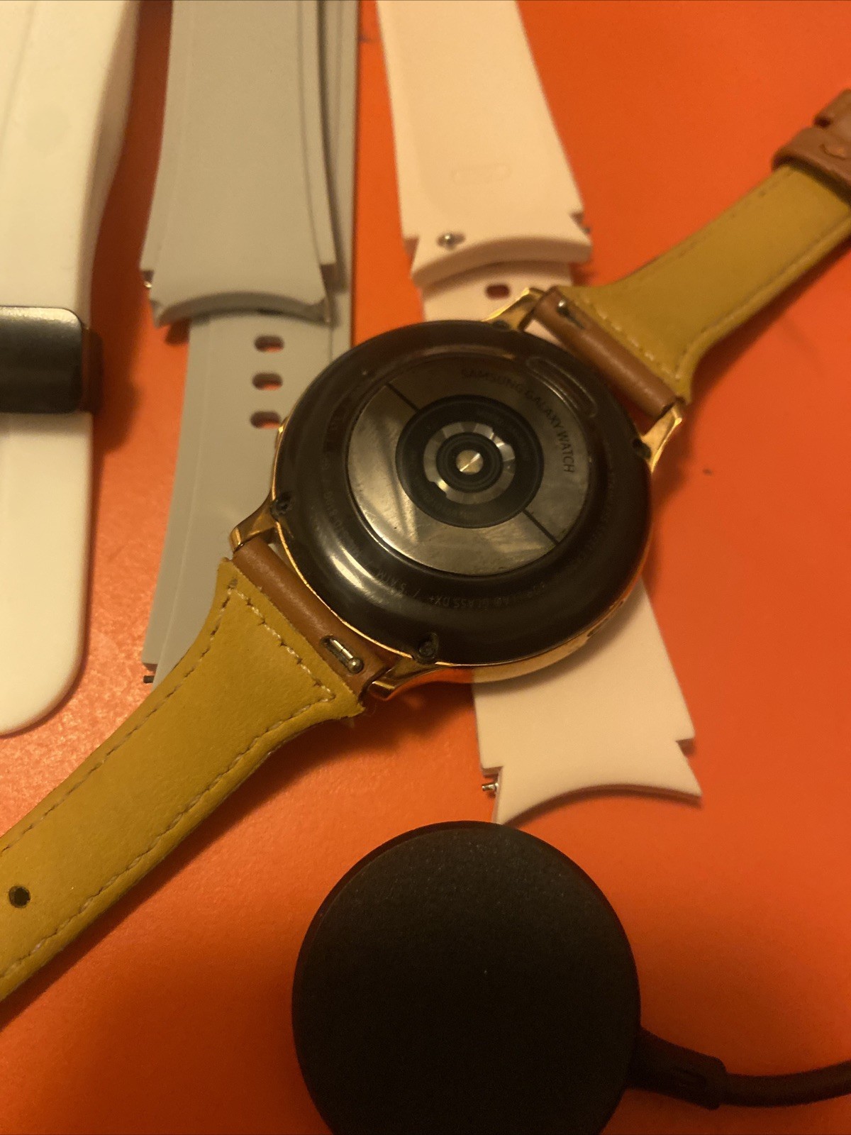 Samsung Galaxy Active 2 Smartwatch (Gold) 40MM Shwroom Model +band/cord NO BOX