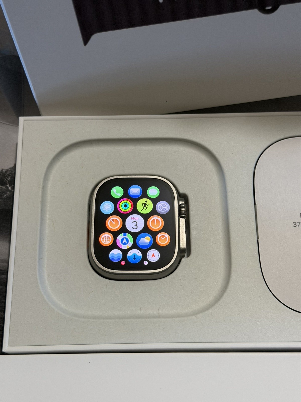 Apple Watch Ultra 3 49mm Natural Ti 64GB, Unlocked, Pristine, New Condition.