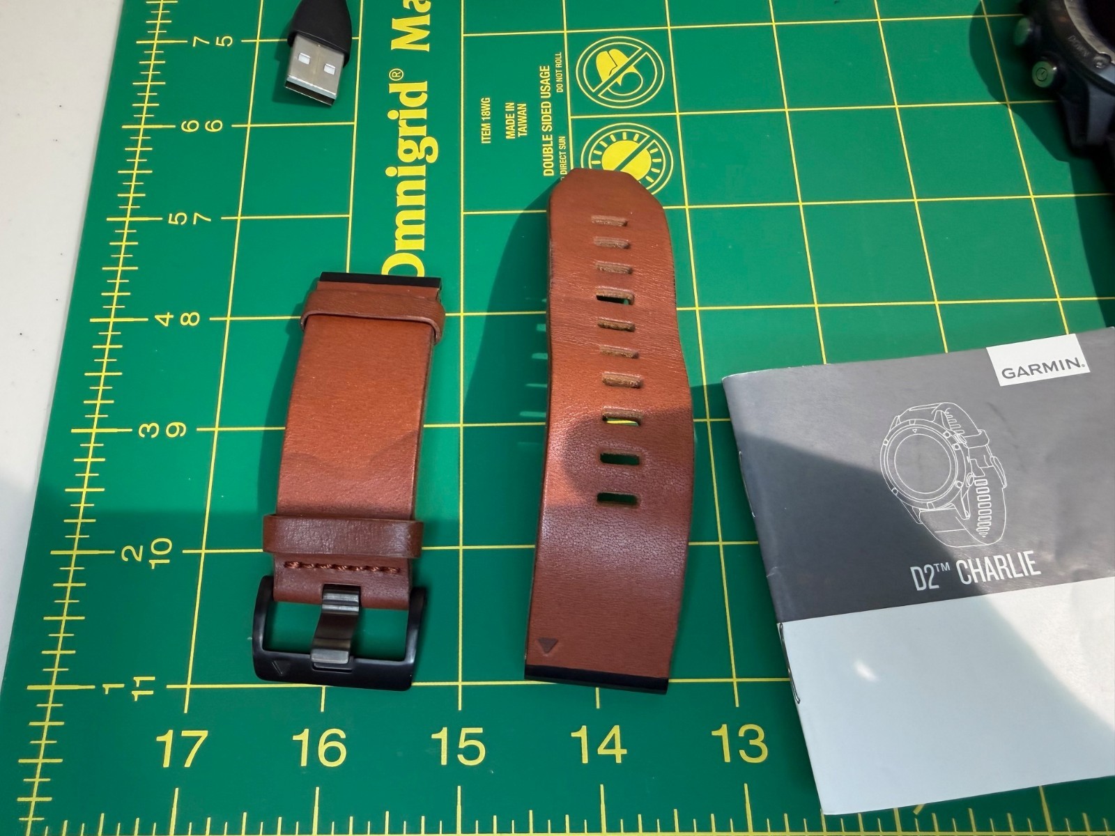 Garmin D2 Charlie Aviator Smartwatch Brown Leather Band GPS Health Tracking