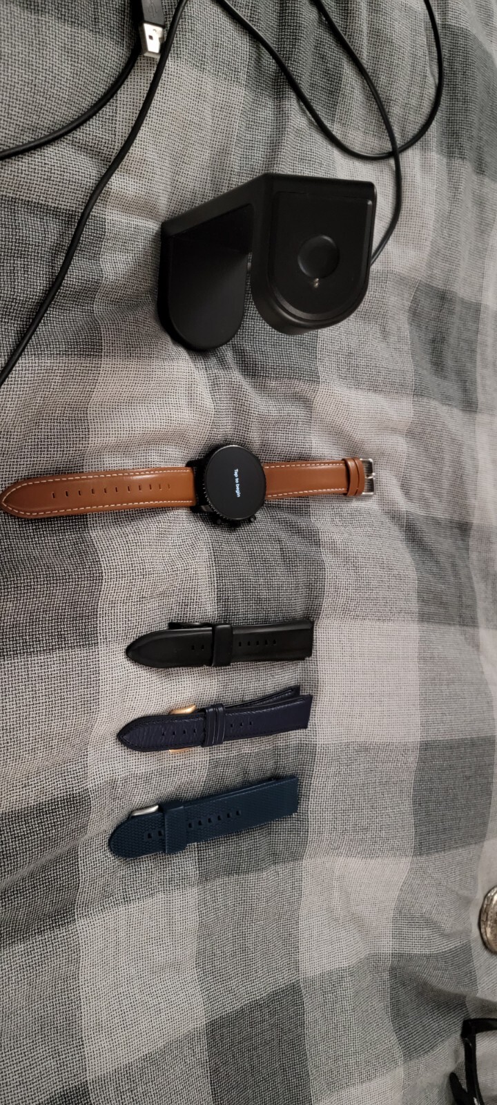 Fossil explorist Gen 4 Smart Watch. With Charging Stand And 3 Fossil Bands.