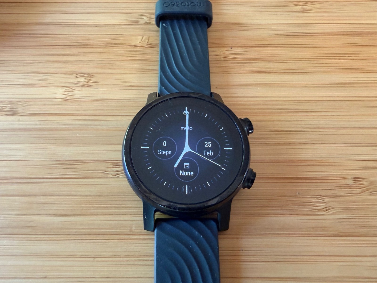 Moto 360 (Motorola) 3rd Generation Smartwatch – Black – with Docking Station