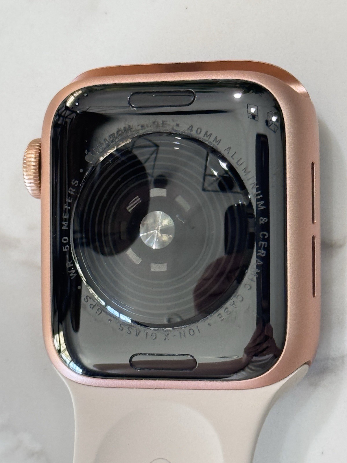 Apple Watch SE (1st Generation) 40mm A2351 – Cracked Glass Face – GPS Edition