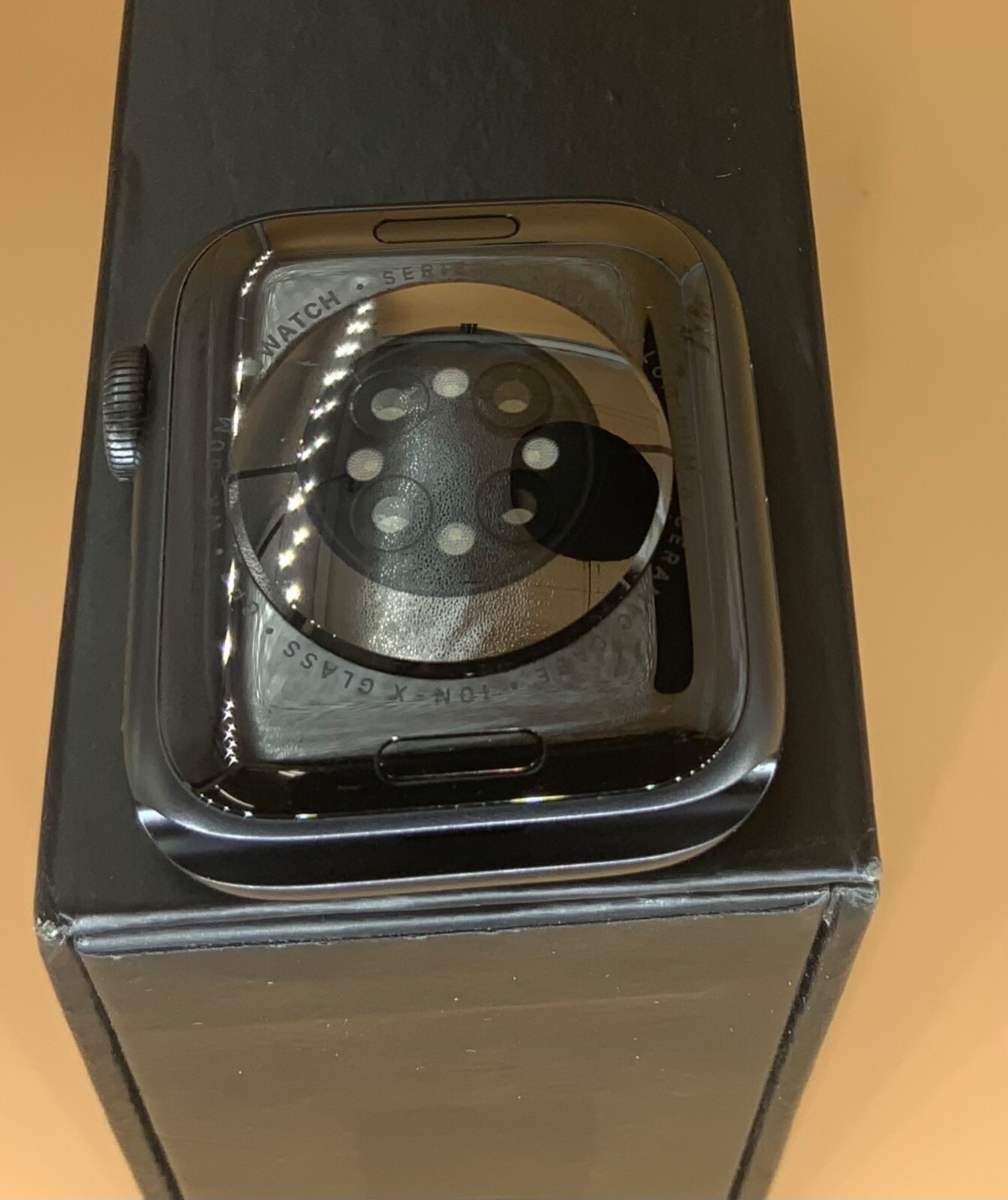 Apple Watch Series 6 GPS 40mm Space Gray Aluminum Black Sport Band MG133LL/A