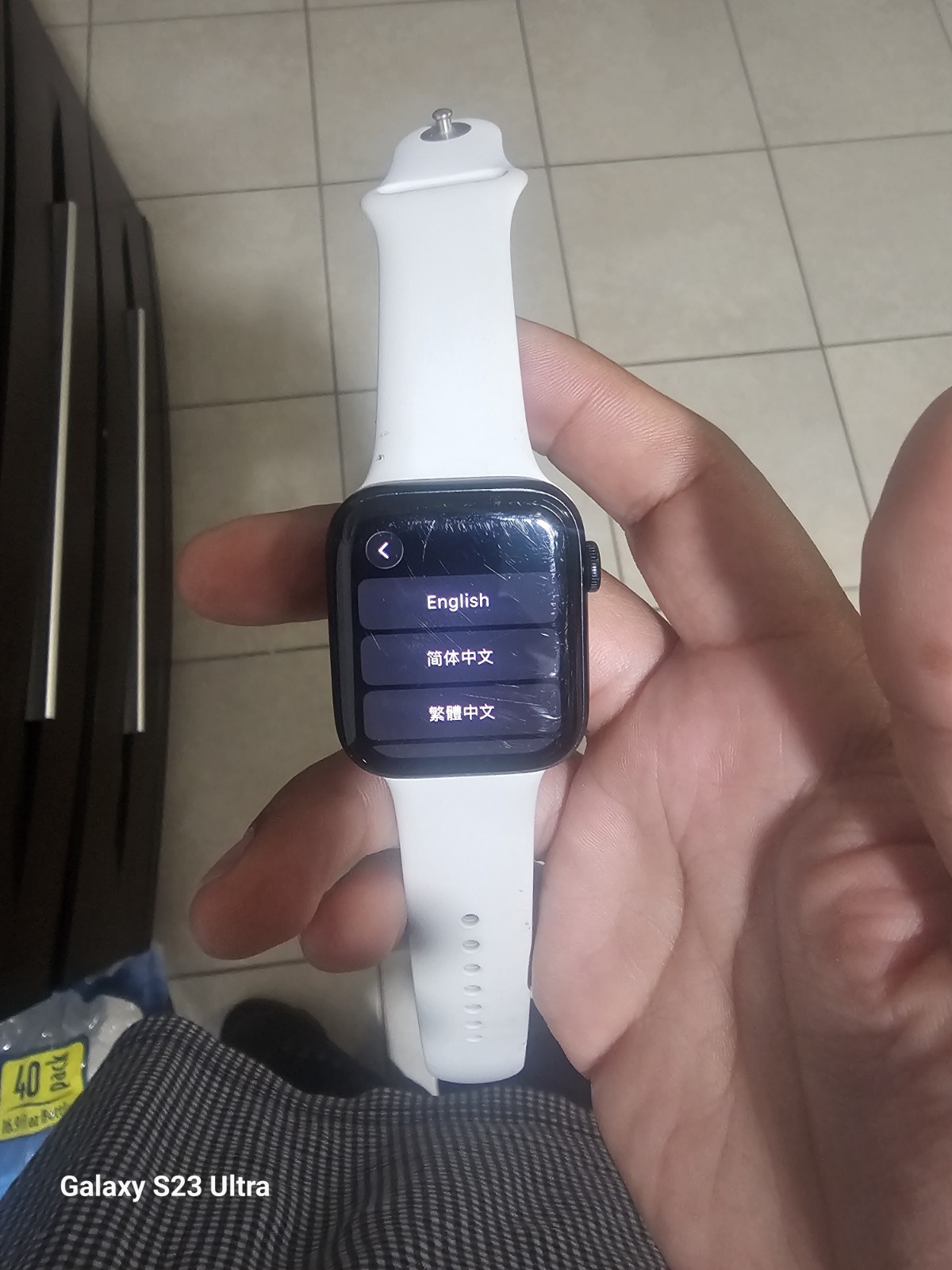 Apple Watch Series 5 44mm Black Aluminum, White Silicone Band GPS Touch