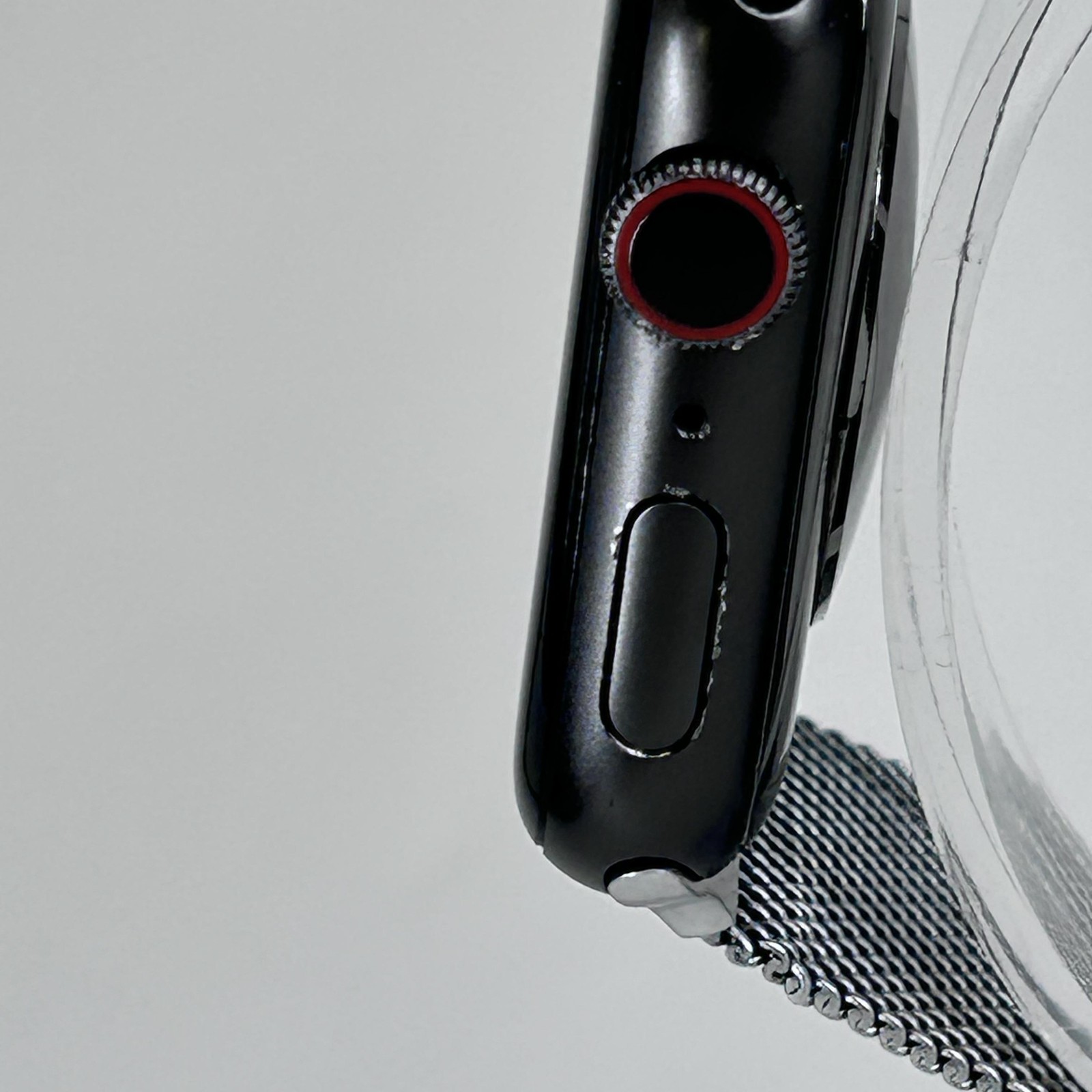 Apple Watch (Series 6) 44mm Space Gray Aluminum (LTE) w/ Milanese Loop – Fair