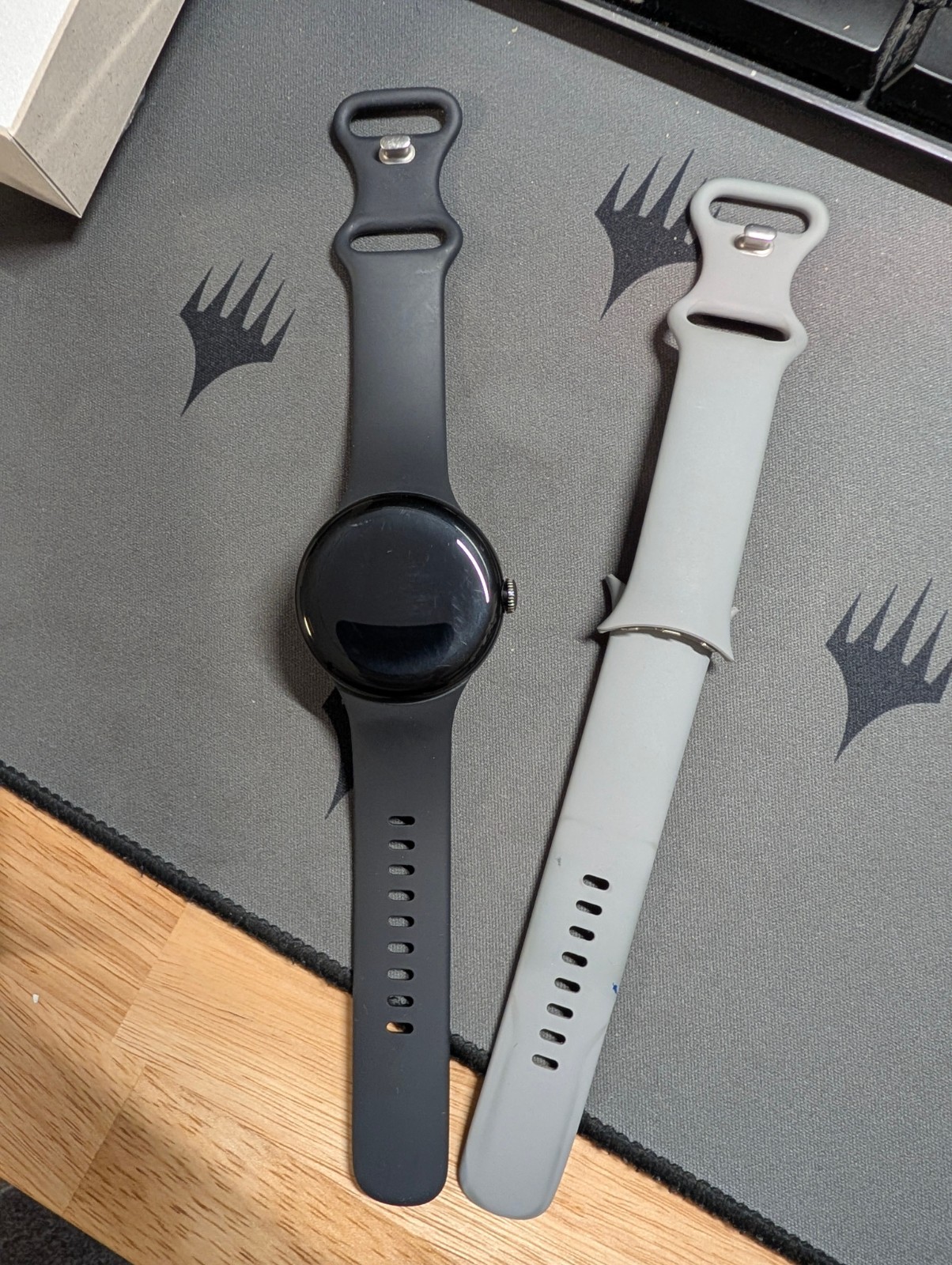 Google Pixel Watch Matte Black w/Black and Silver Bands (LTE/US) – used/works