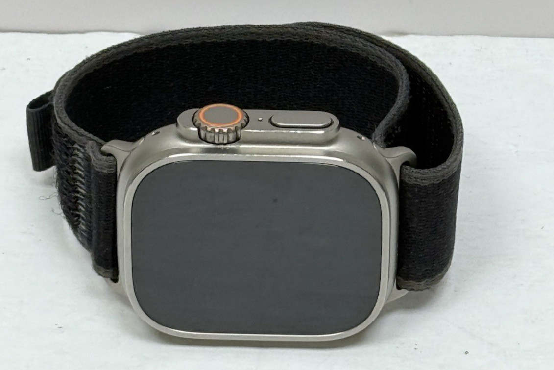 Apple Watch Ultra 2 49MM Natural Titanium Black Trail Loop GPS+Cell, A2986