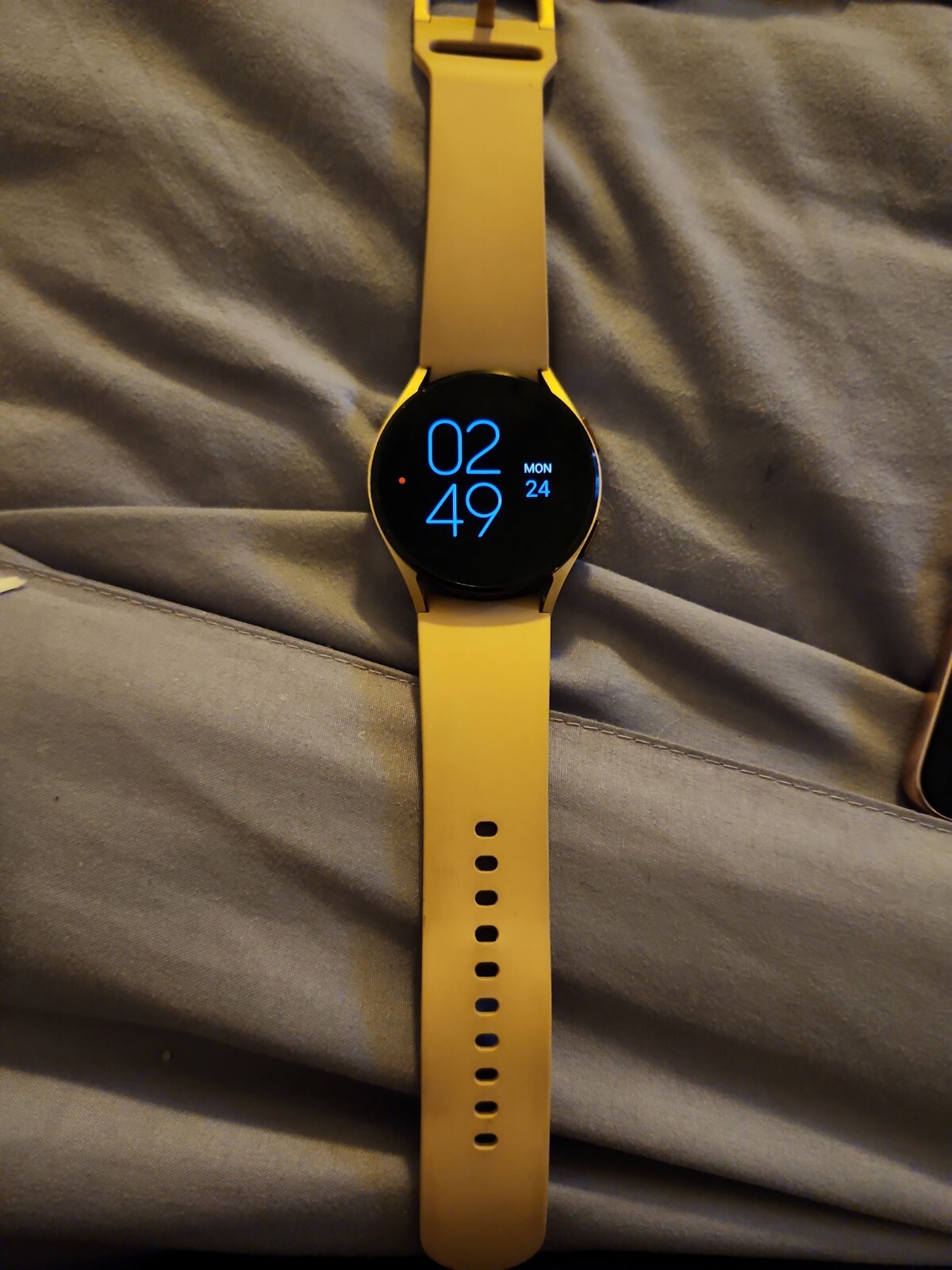 Samsung Galaxy Watch4 SM-R860 40mm Aluminum Case with Sport Band – Pink Gold…