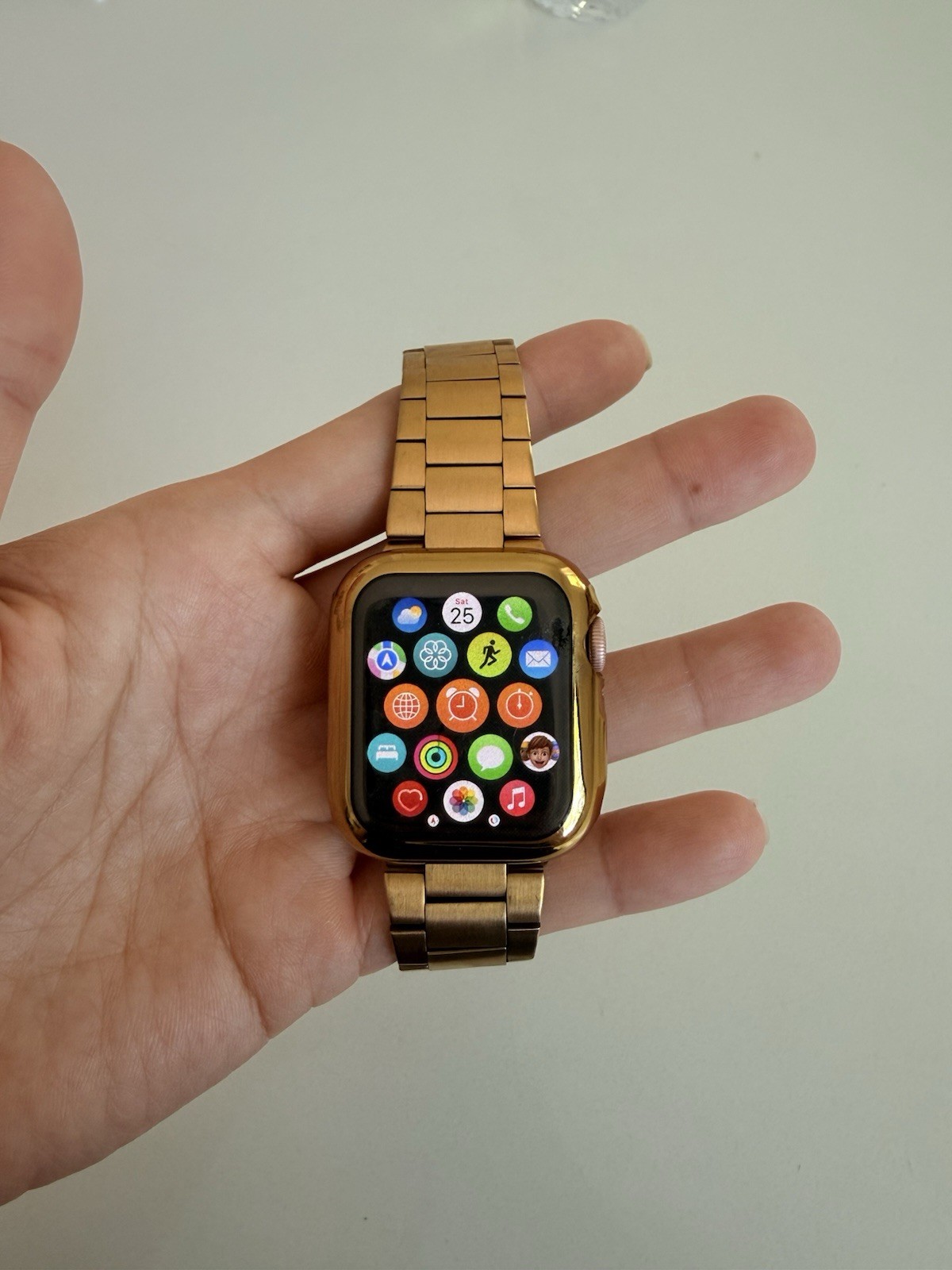 Apple Watch Series 4 A2291 32GB Rose Gold with Gold Waistband