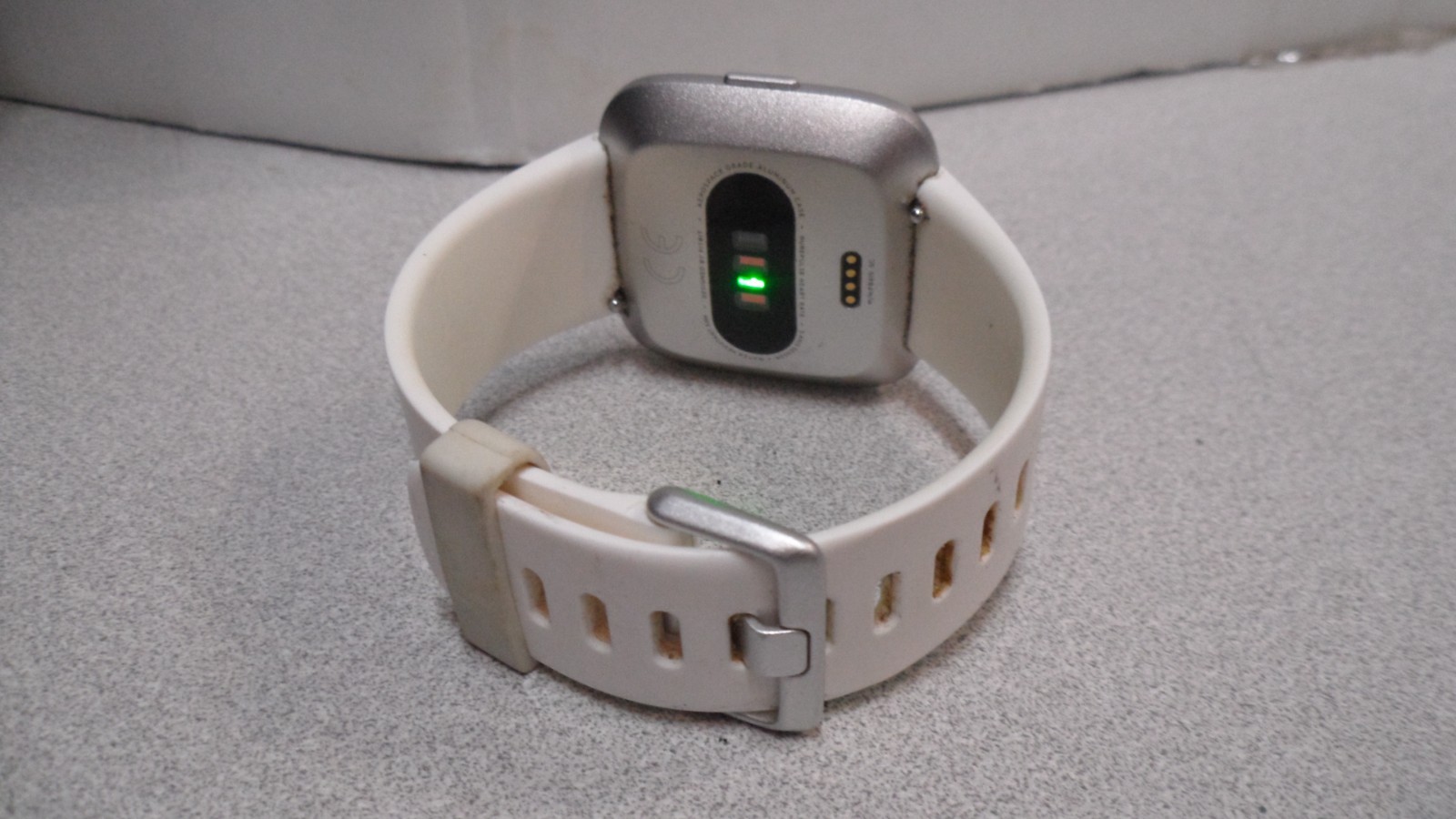 Fitbit Versa Lite Activity Tracker Fitness Smartwatch FB415 Small White Band
