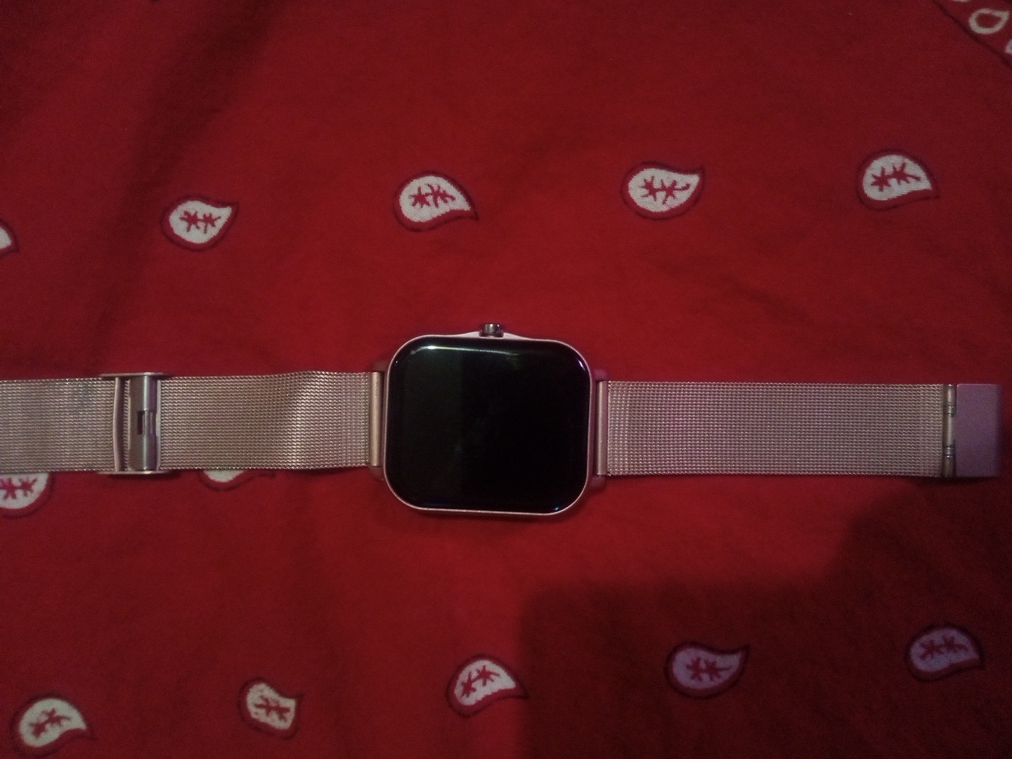 Generic Smart Watch Ladies. With fitness tracking, heart rates,sleep monitoring