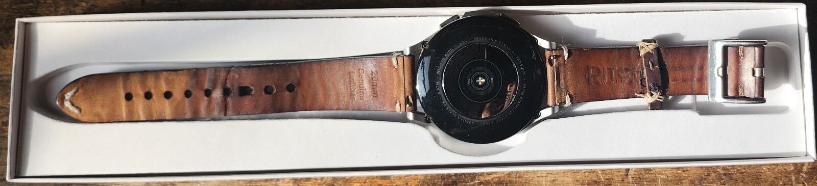 SAMSUNG Galaxy Watch 4 Classic 46mm (Bluetooth) Sliver smartwatch With EXTRAS