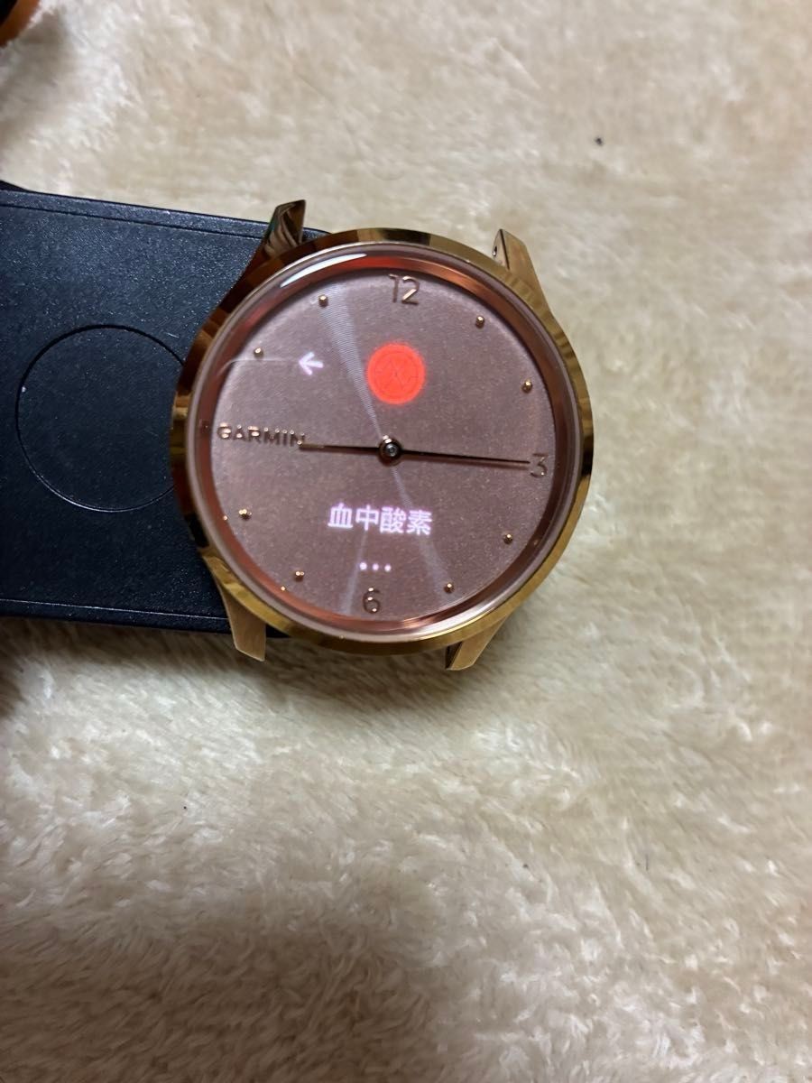 Garmin vivomove LUXE 010-02241 Black and Gold Used GPS Smartwatch Analog Display
