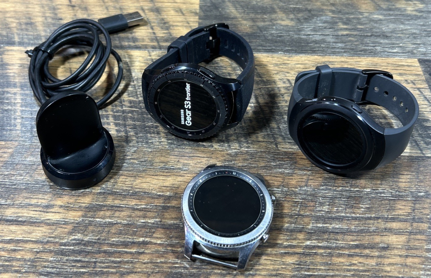Samsung Gear S3 Frontier S3 Classic, S2 Classic Smartwatches (lot of 3) Untested