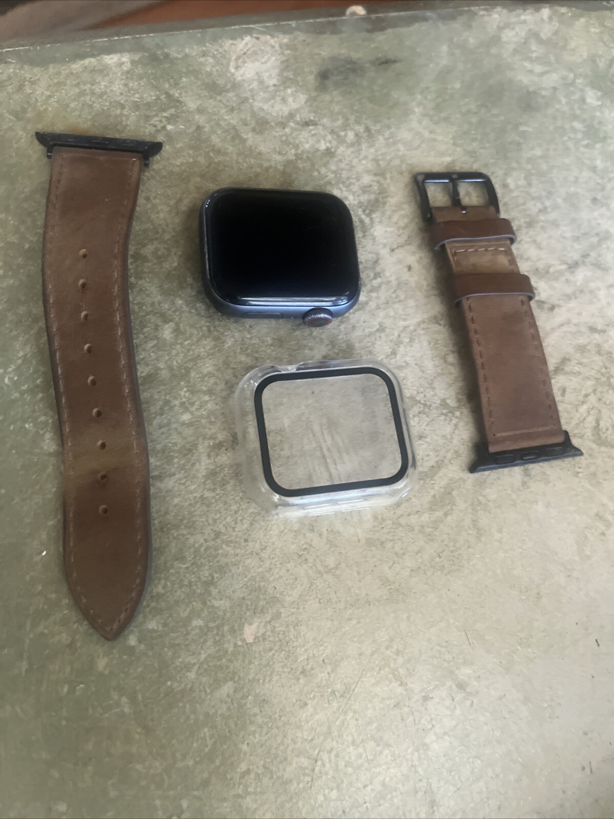 Apple Watch Series 3 42 Mm Space Gray Aluminum With Leather Band And Case
