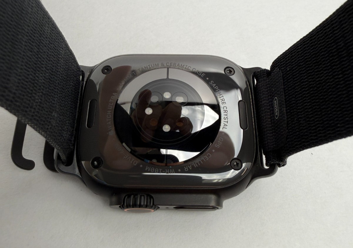 Apple Watch Ultra 3 49MM Black Titanium Black Alpine Loop MF0X4LW/A