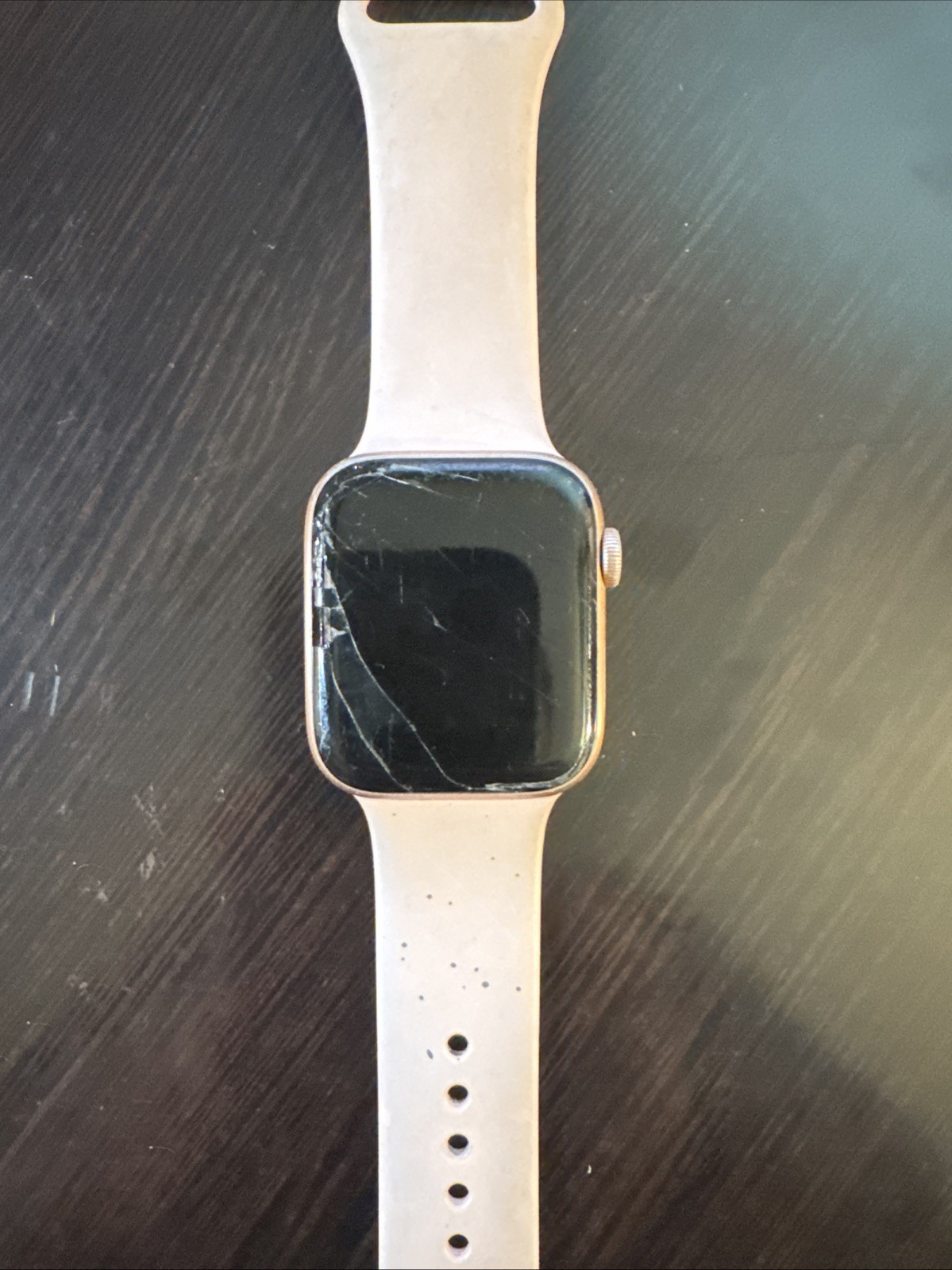 Apple Watch SE 44mm Gold Aluminum Case with Pink Sand Sport Band – Regular (GPS)