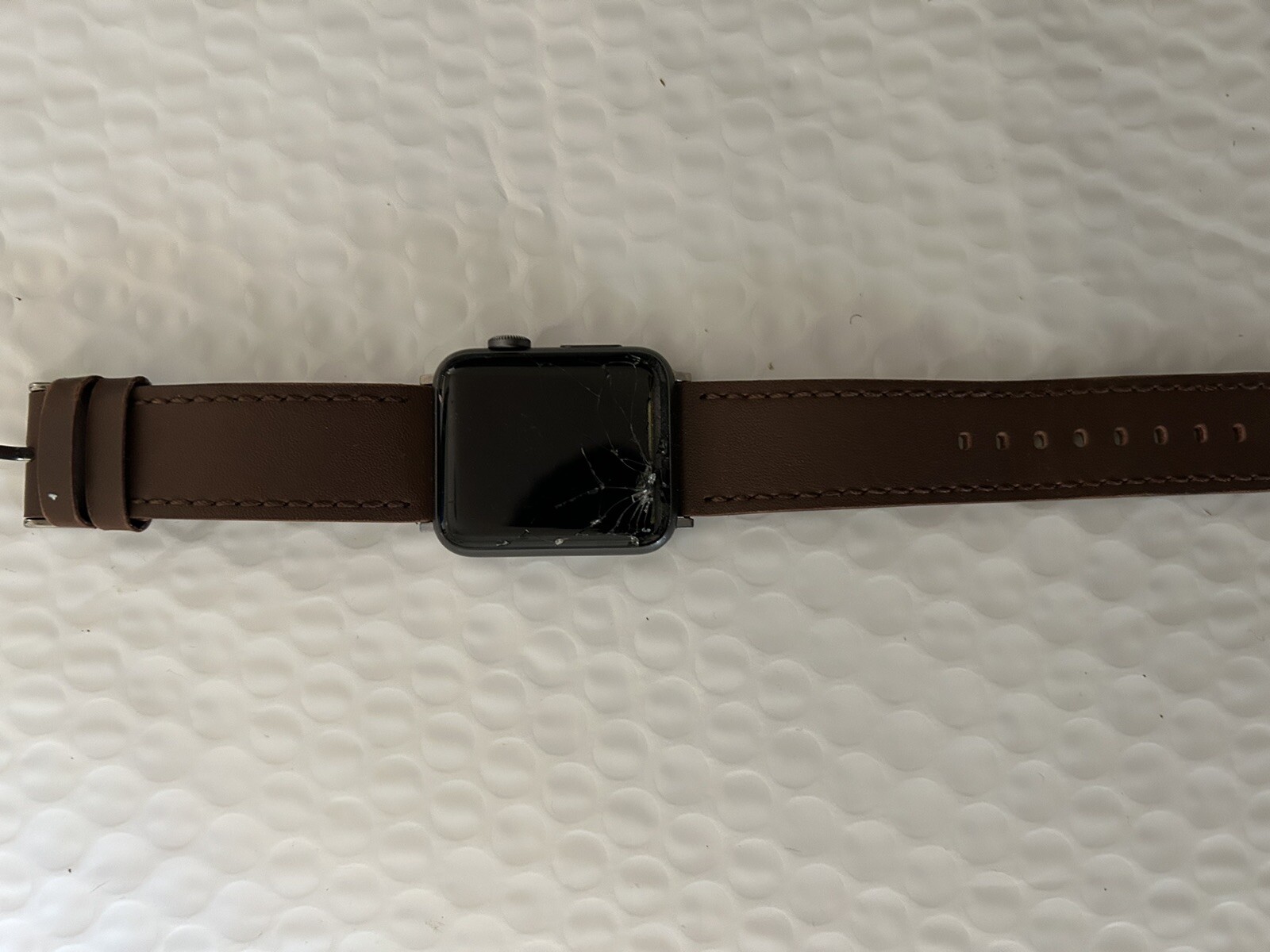 Apple Watch Series 3 42mm Screen Cracked Still Comes On-Brown Band Included