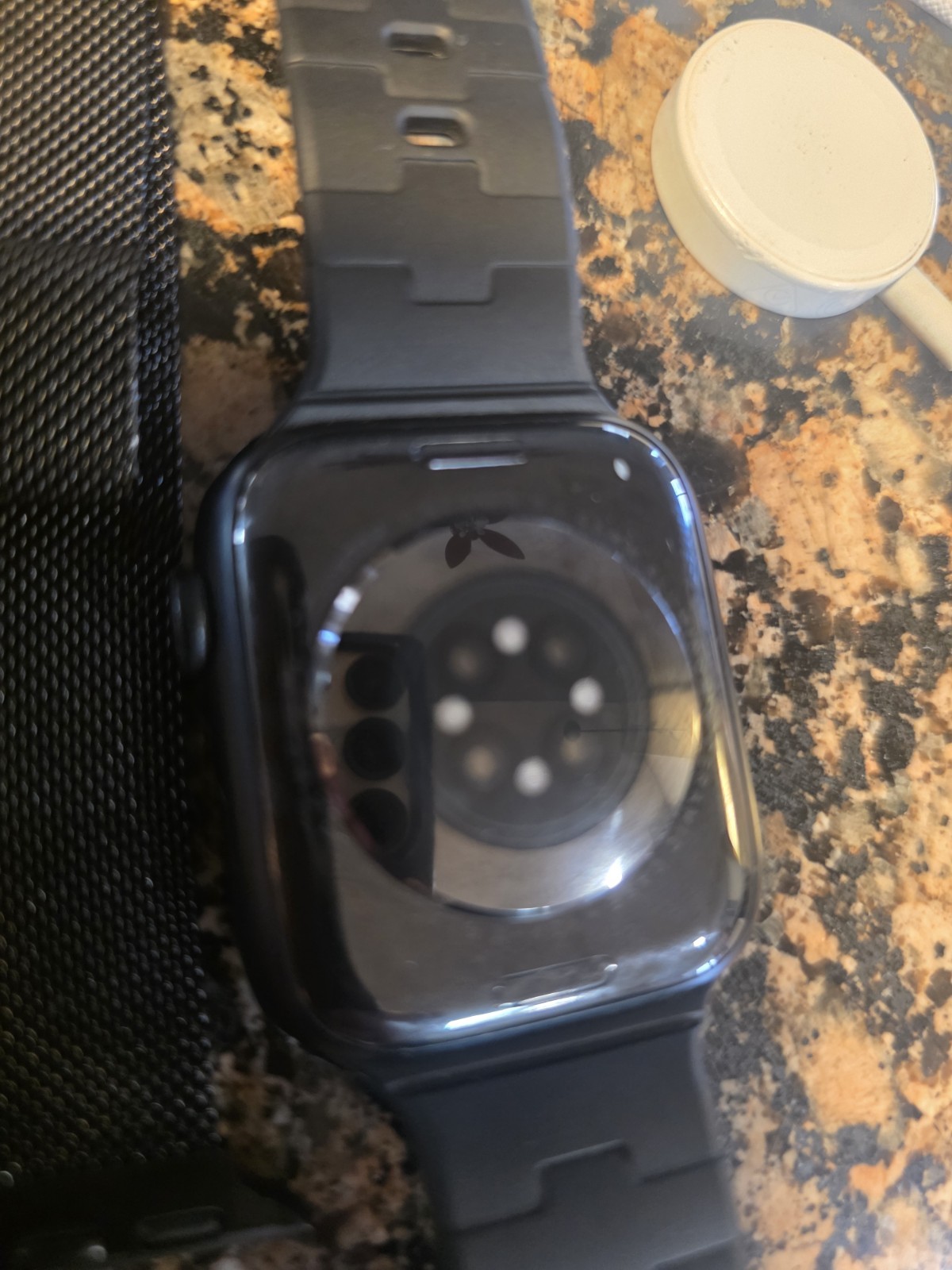 Apple Watch Series 9 GPS 45mm 32GB Black/ Black Silicone & Metal Band 2 chargers