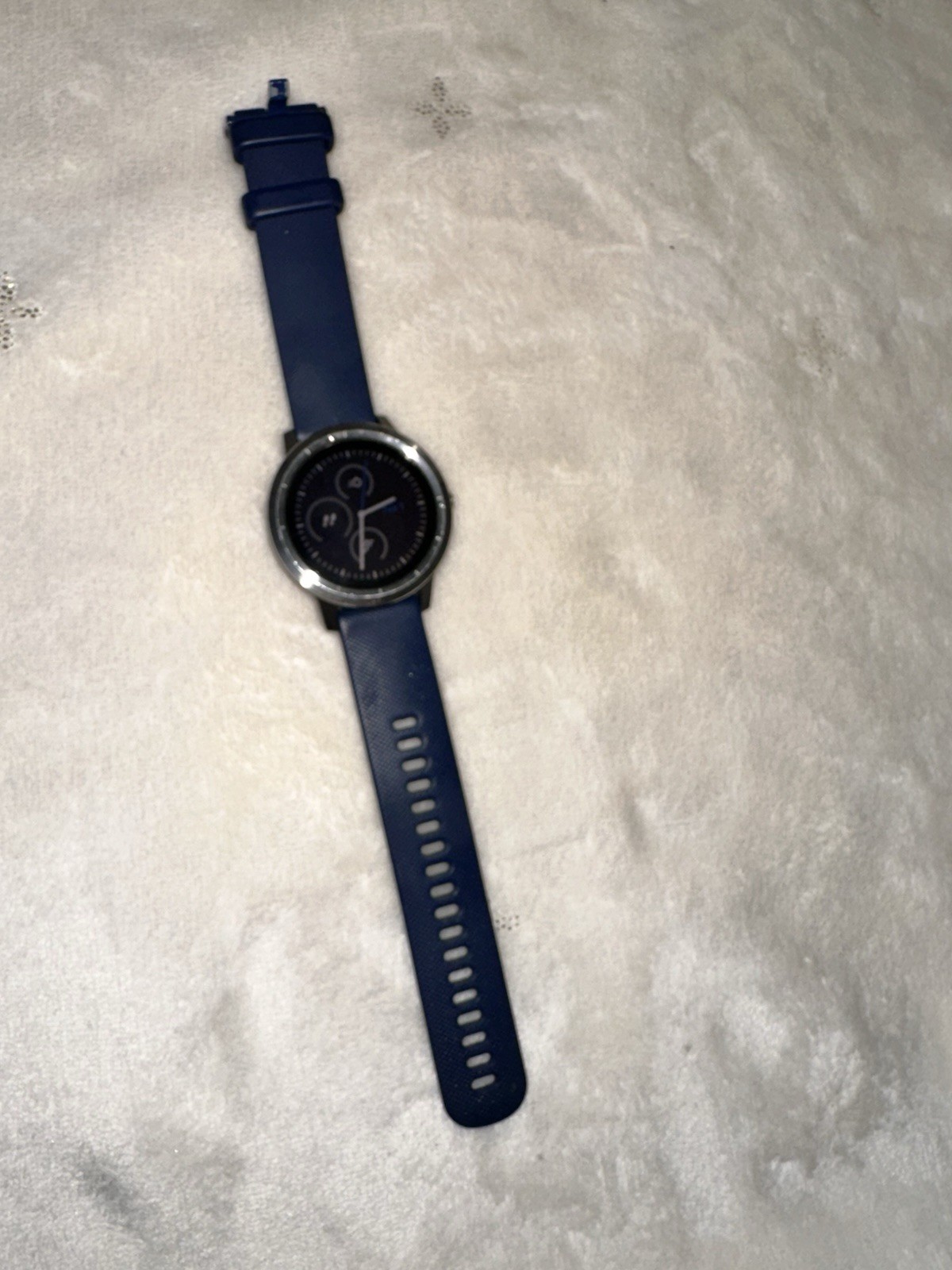 Garmin Vivoactive 3, 44mm (Men’s Black, Gray and Navy Blue Silicone Bands)