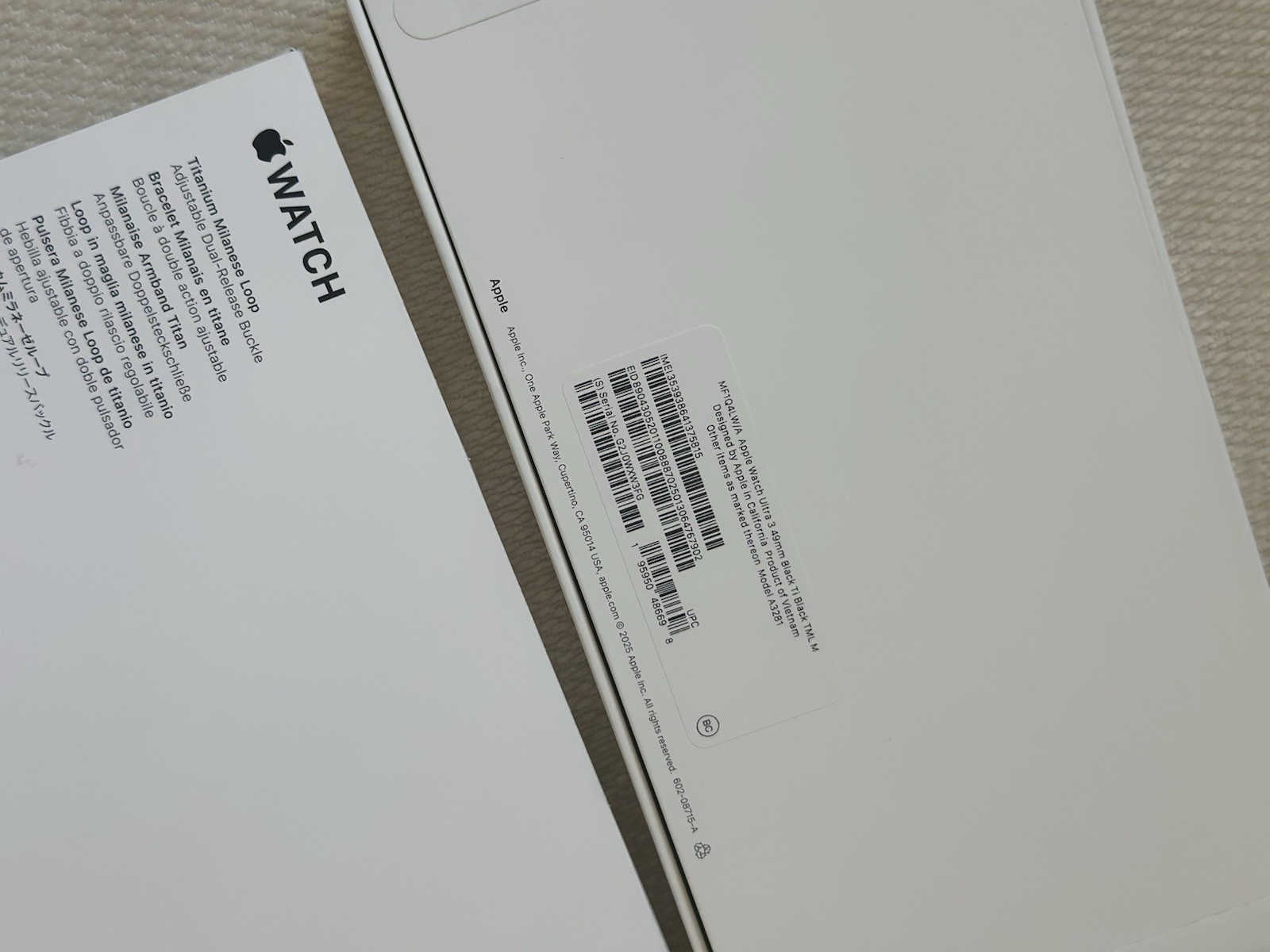 Apple Watch Ultra 3 49mm Black titanium with milanese loop black band