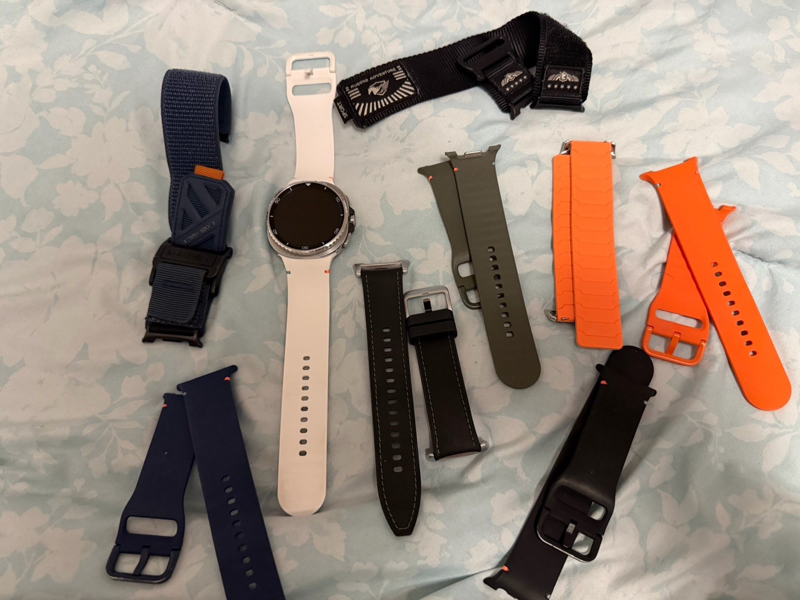 Samsung Galaxy Watch8 Classic 47mm Silver Stainless Case White Silicone Band