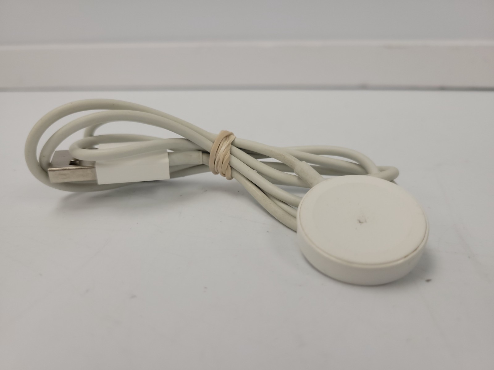 (78978-1) Apple A2293 Series 6 Watch