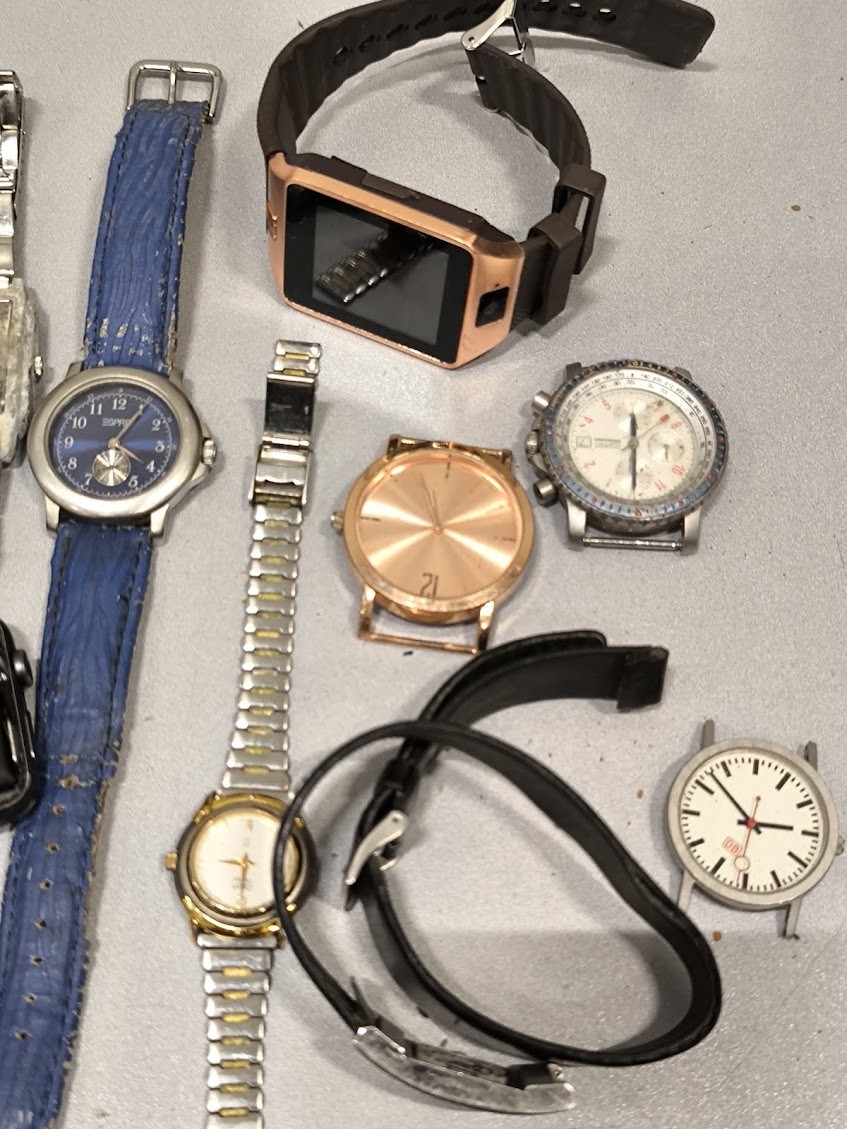 Lot of 20 Mixed Model Watches Untested – Vintage & Modern