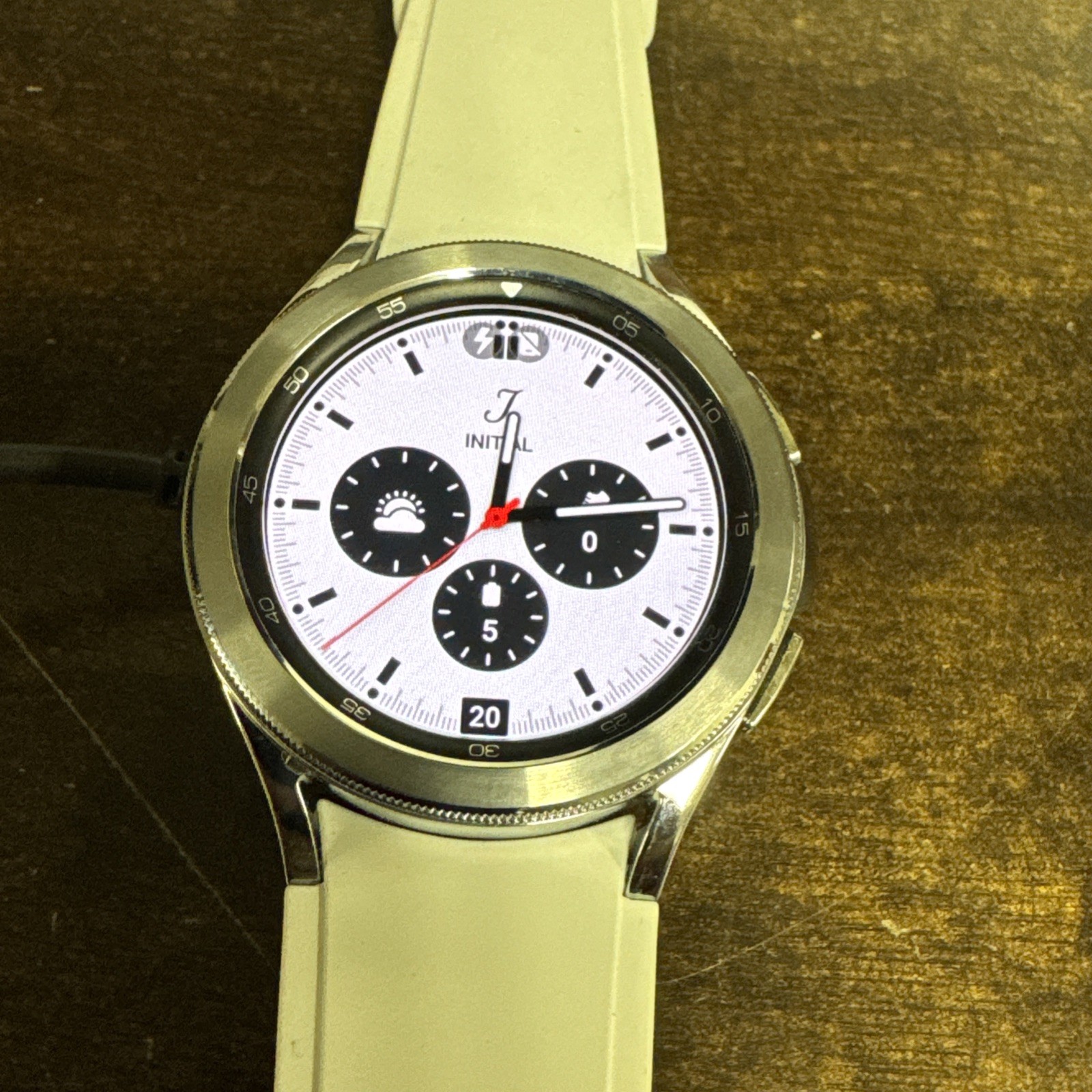 Samsung Galaxy Watch4 Classic – Silver DEMO UNIT