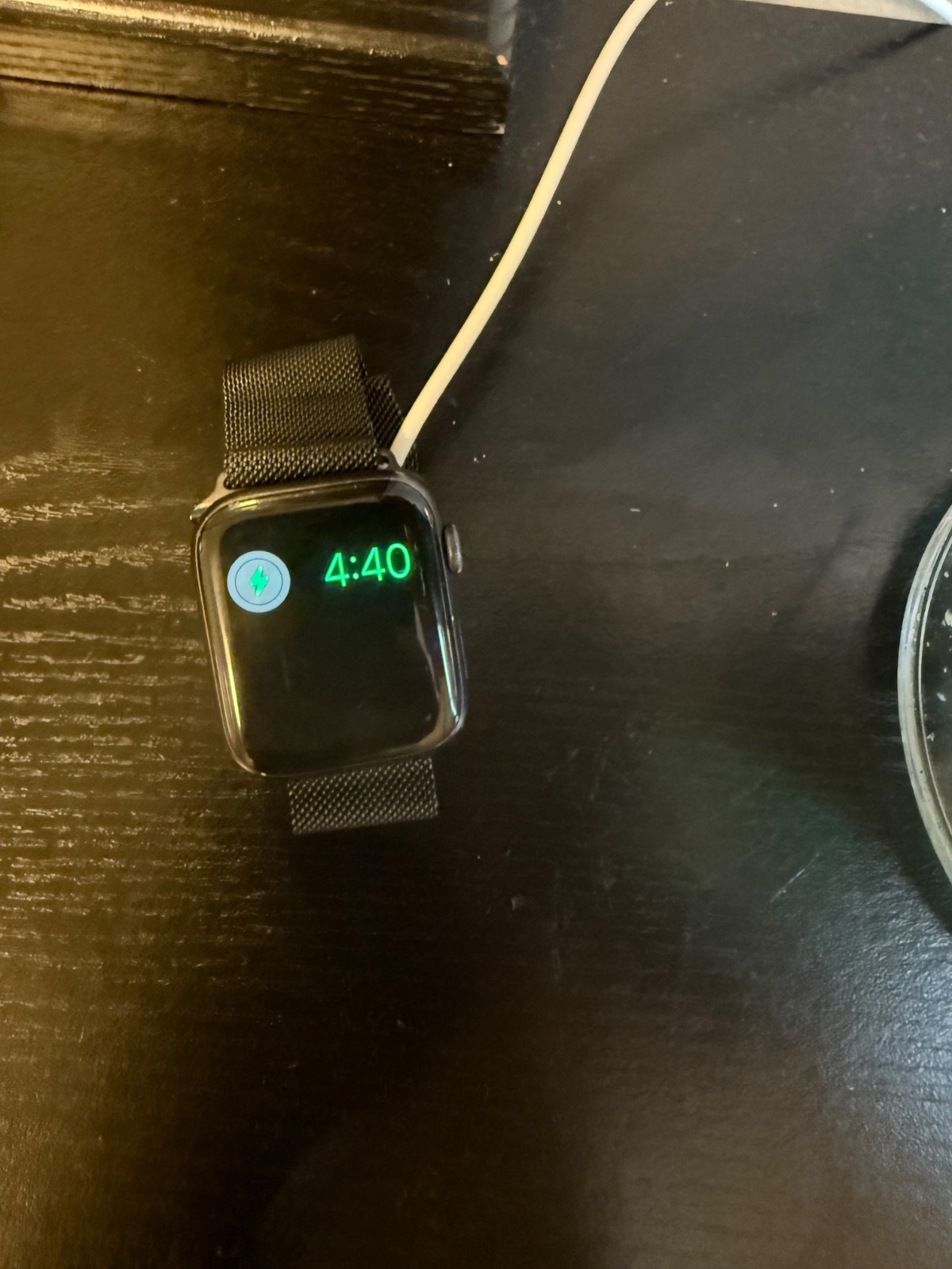 Apple Watch Series 5 44mm Space Gray Aluminum Case with Black Metallic Band