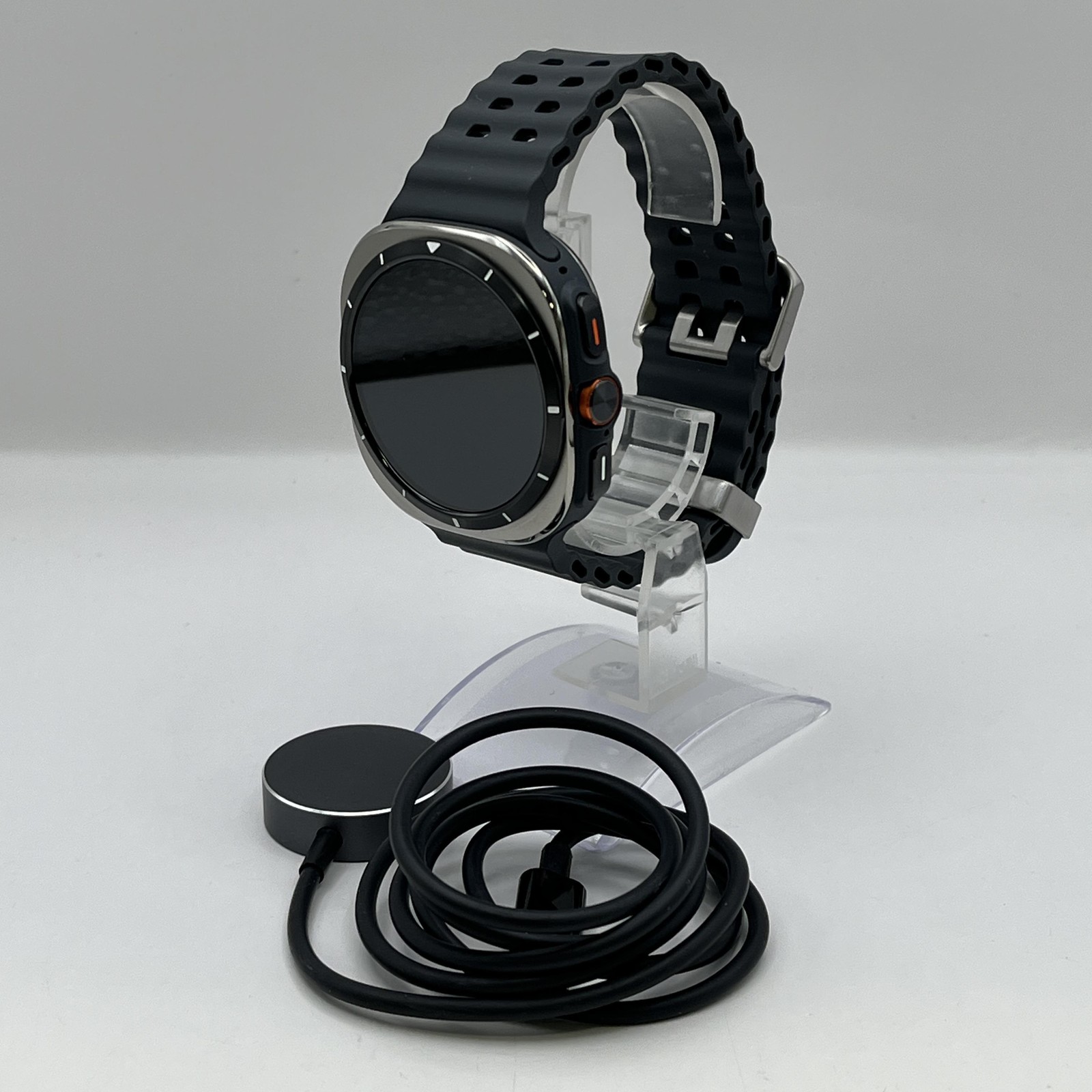 Samsung Galaxy Watch Ultra (2025) 47mm Silver Titanium (LTE) w/ Band – Excellent