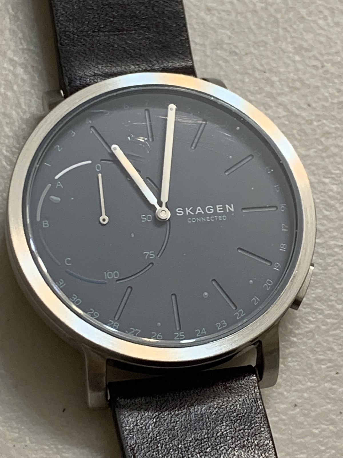 Skagen Connected SKT1110 Hybrid Smartwatch Silver Leather 42MM, Used Once