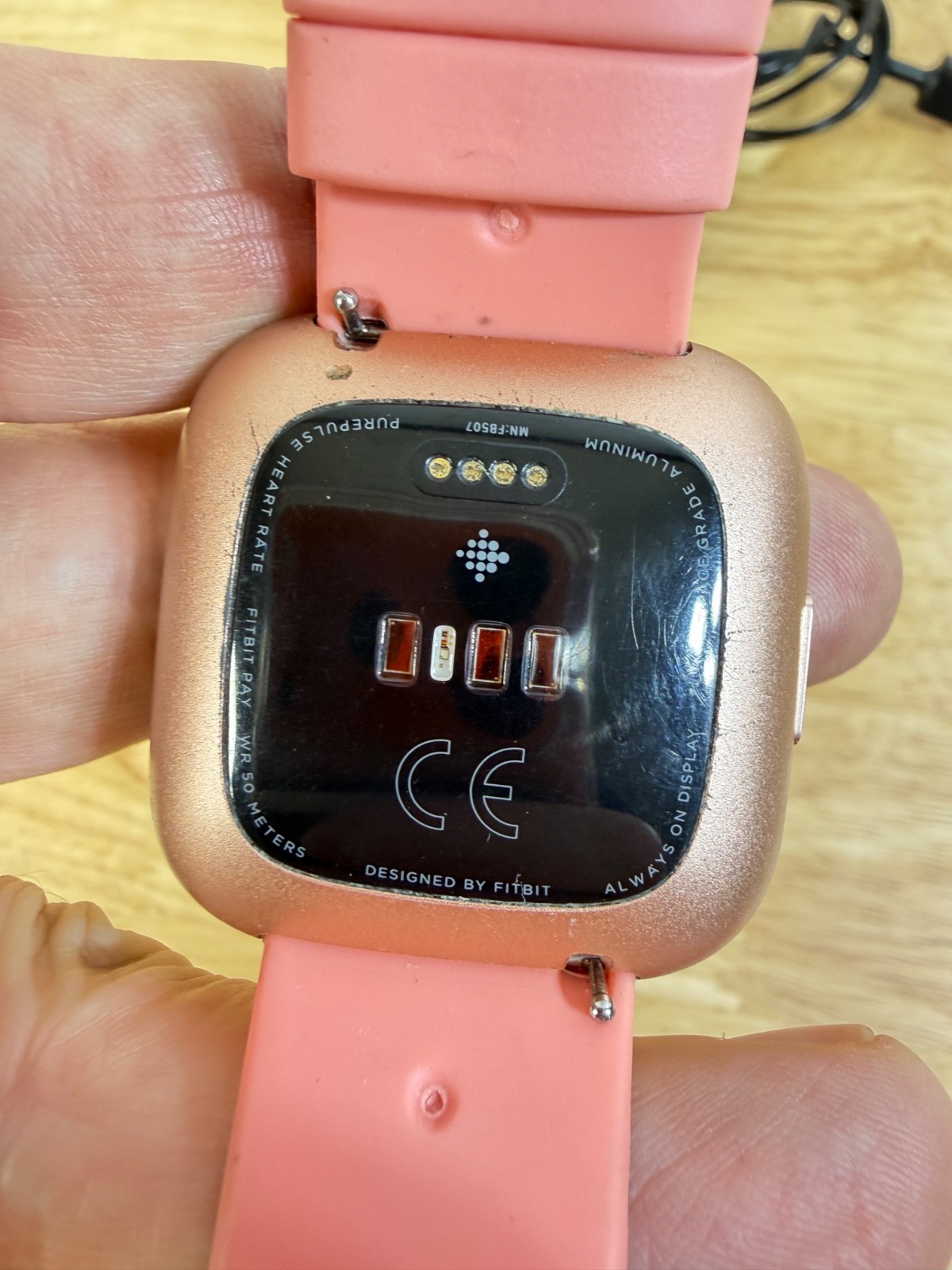 Fitbit Versa 2 – Health & Fitness Smart Watch Copper Rose / Pink Band FB507