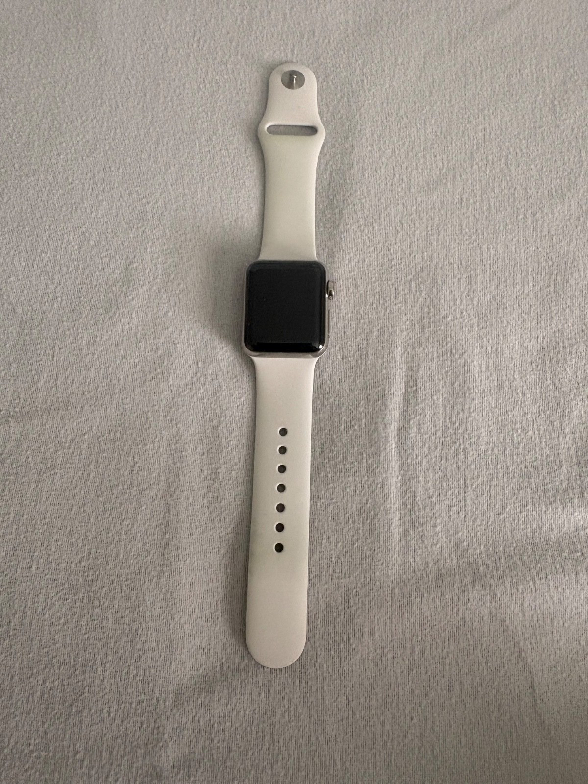Apple Watch Series 3 – 38 mm Soft White Sport Band (GPS+Cellular) + 2 Free Bands