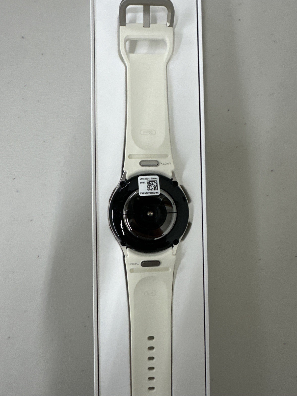 Samsung Galaxy Watch 6 SM-R935U – 40mm- Gold- Wifi Only