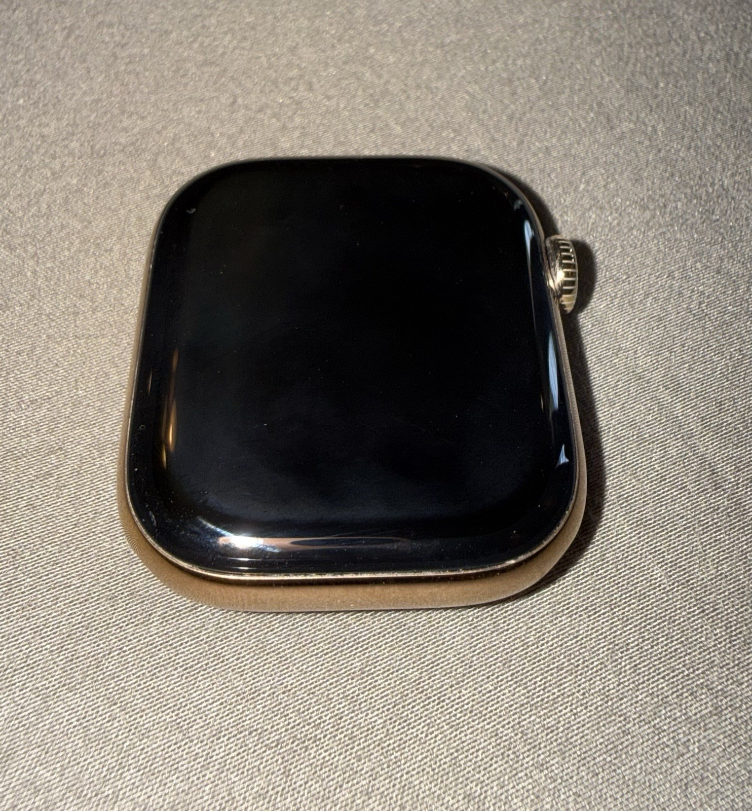 Apple Watch Series 10 42mm Gold Titanium GPS + Cellular Excellent