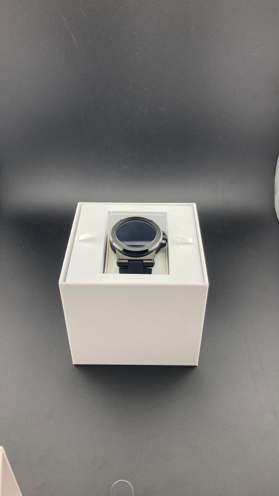 Michael Kors Access Dylan Smartwatch – MKT5011 – New in Box