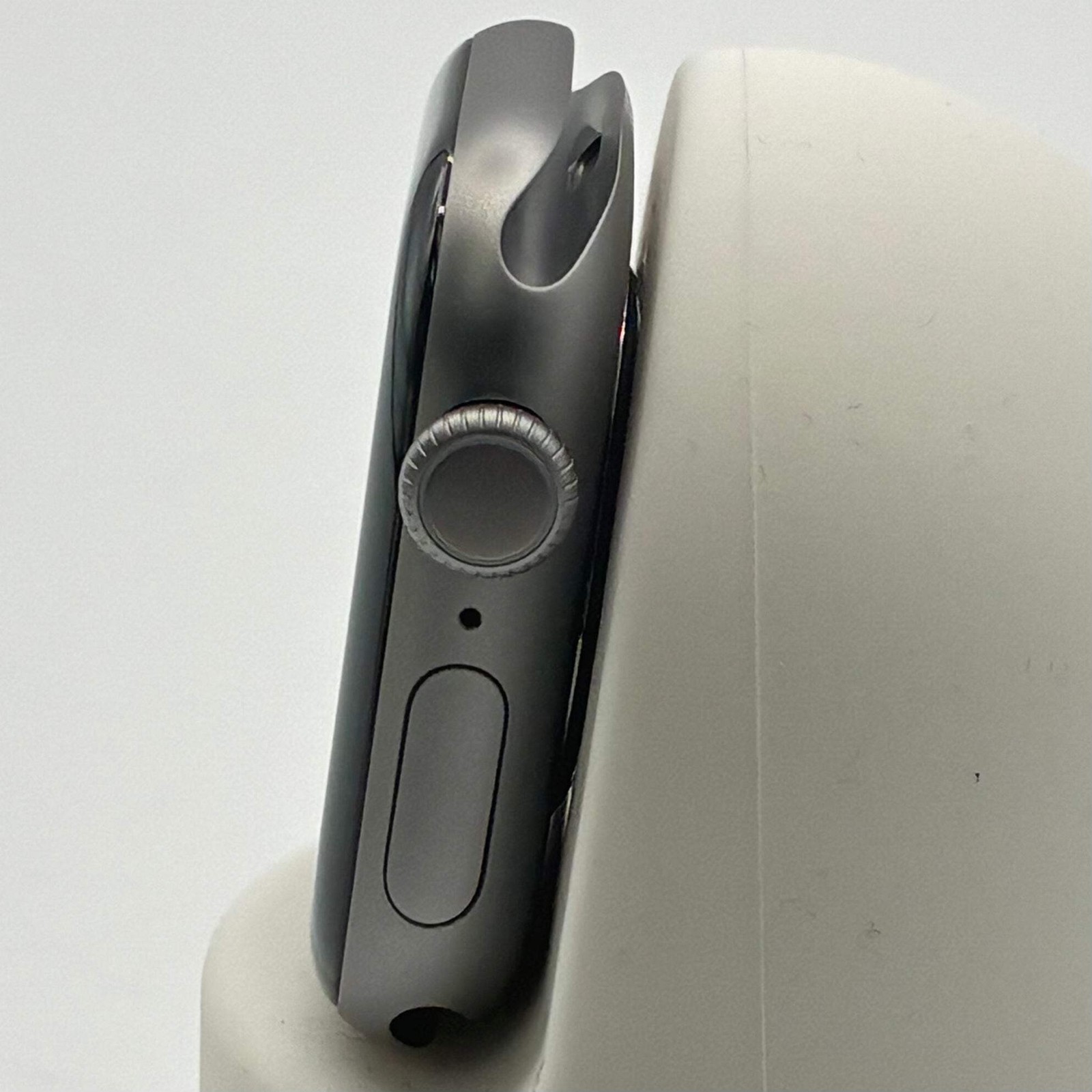Apple Watch Series 11 42mm A3331 Silver GPS ONLY