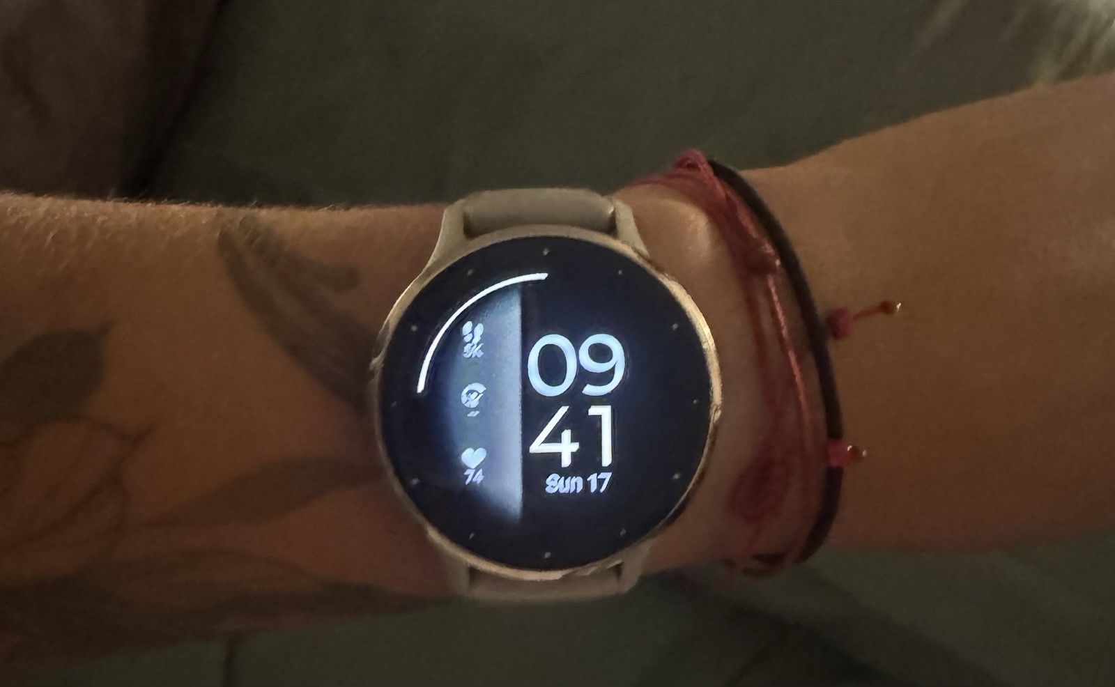 Garmin Venu 3S GPS Music Smartwatch 8GB 41mm Silver Aluminum Beige Band