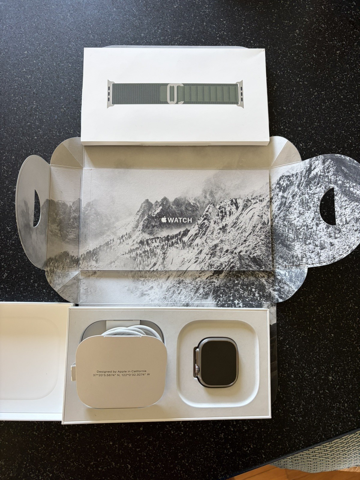 Apple Watch Ultra 49mm Titanium LTE – Original Packaging and Extras Included