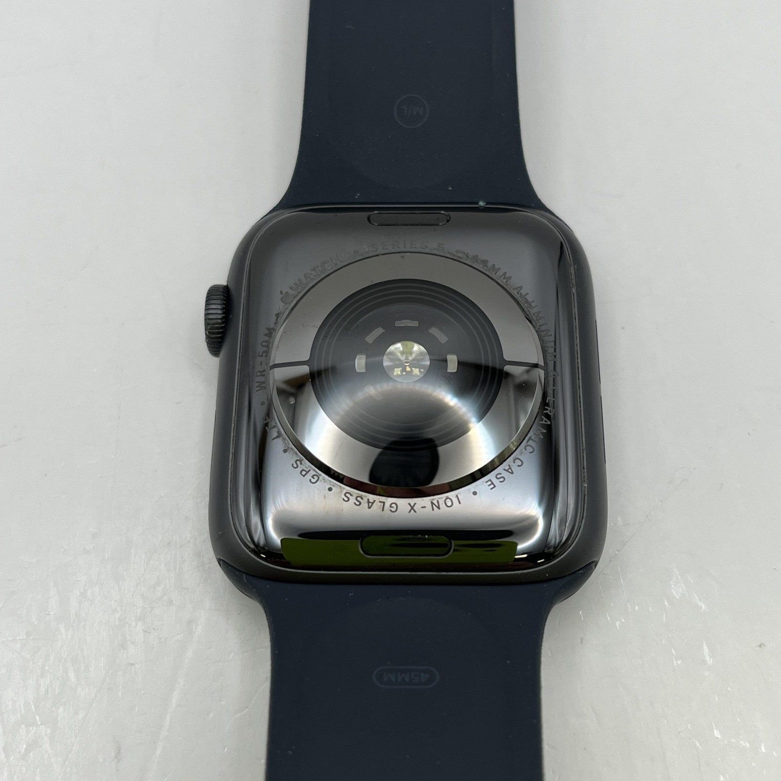 Apple Watch (Series 5) 44mm Grey Aluminum (LTE) w/ Black Sport – Very Good