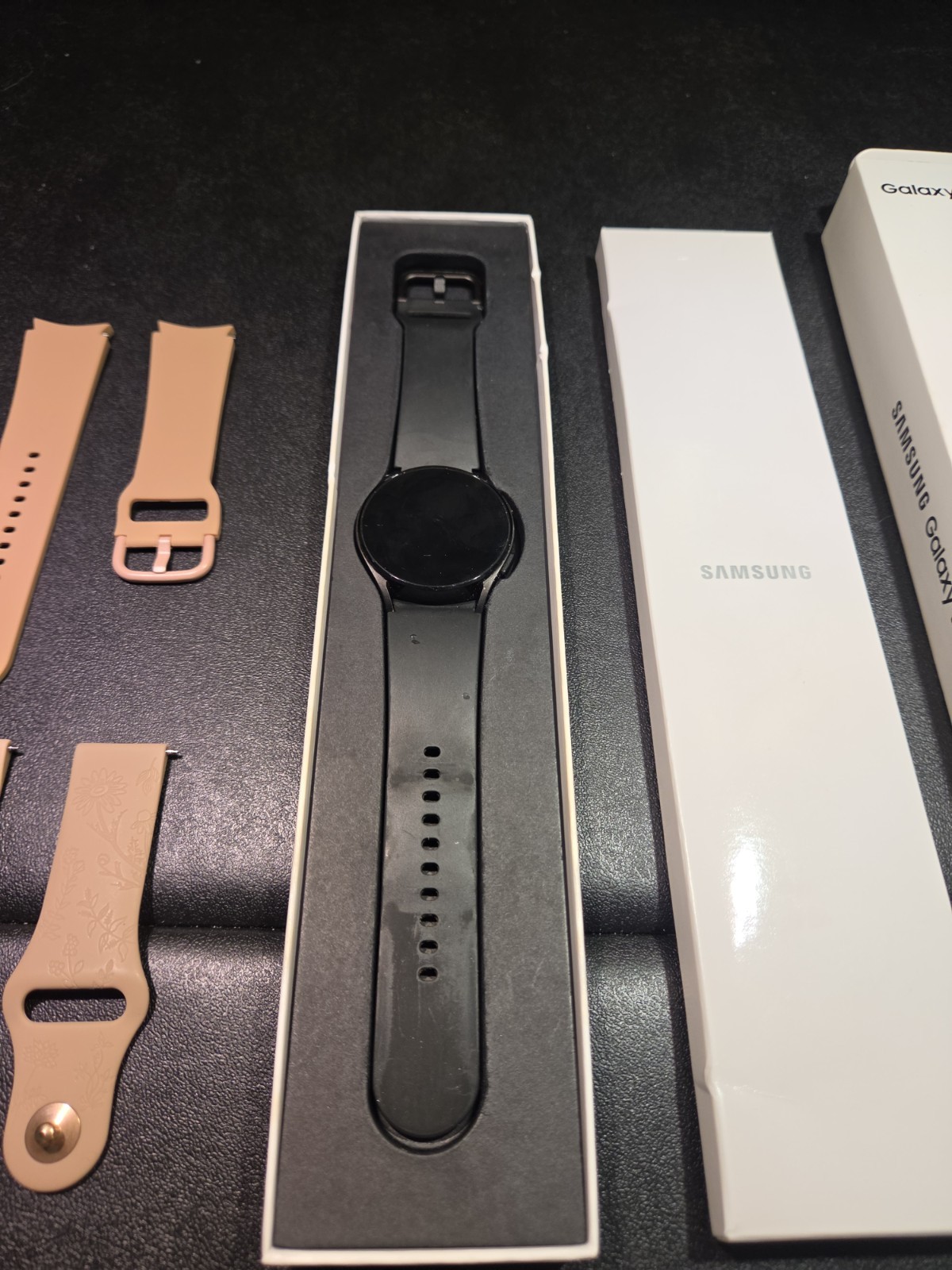 Samsung Galaxy Watch4 SM-R860 40mm Black Aluminum Case with 7 Bands, 2 Covers, +