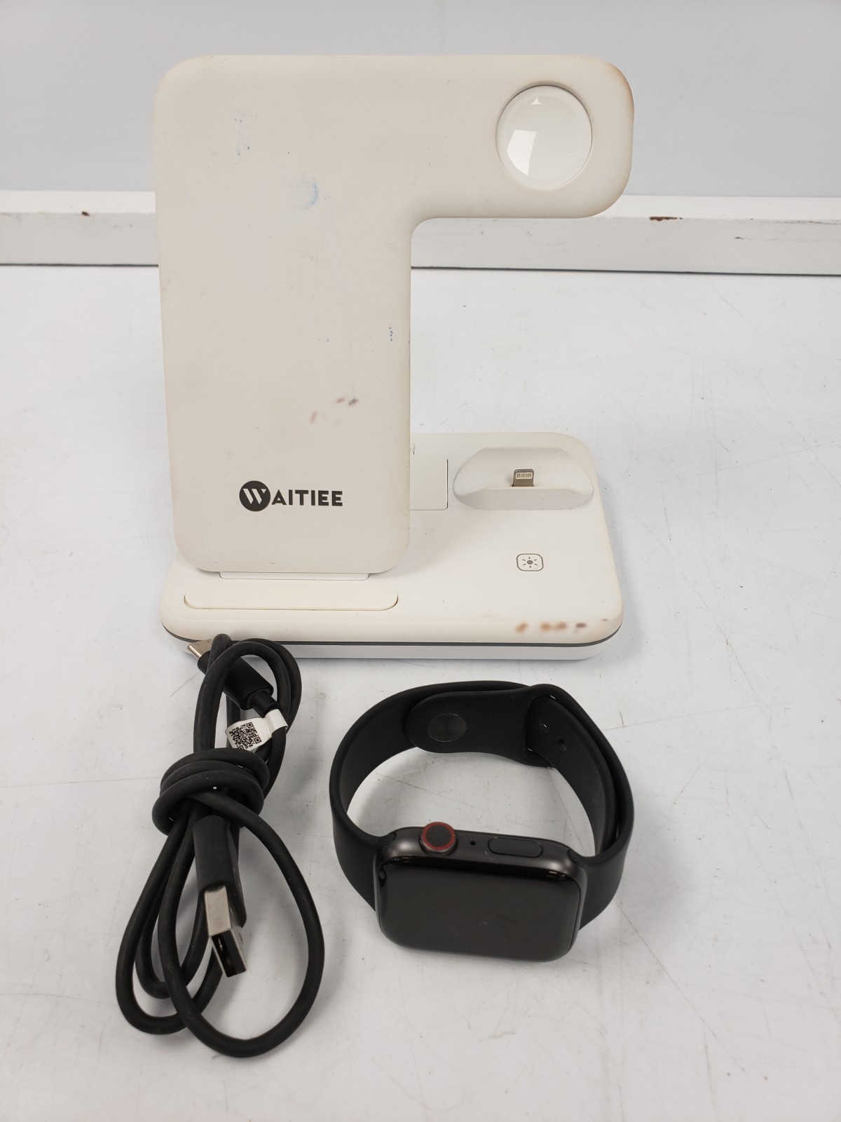 (79628-3) Apple A2294 Apple Watch Series 6