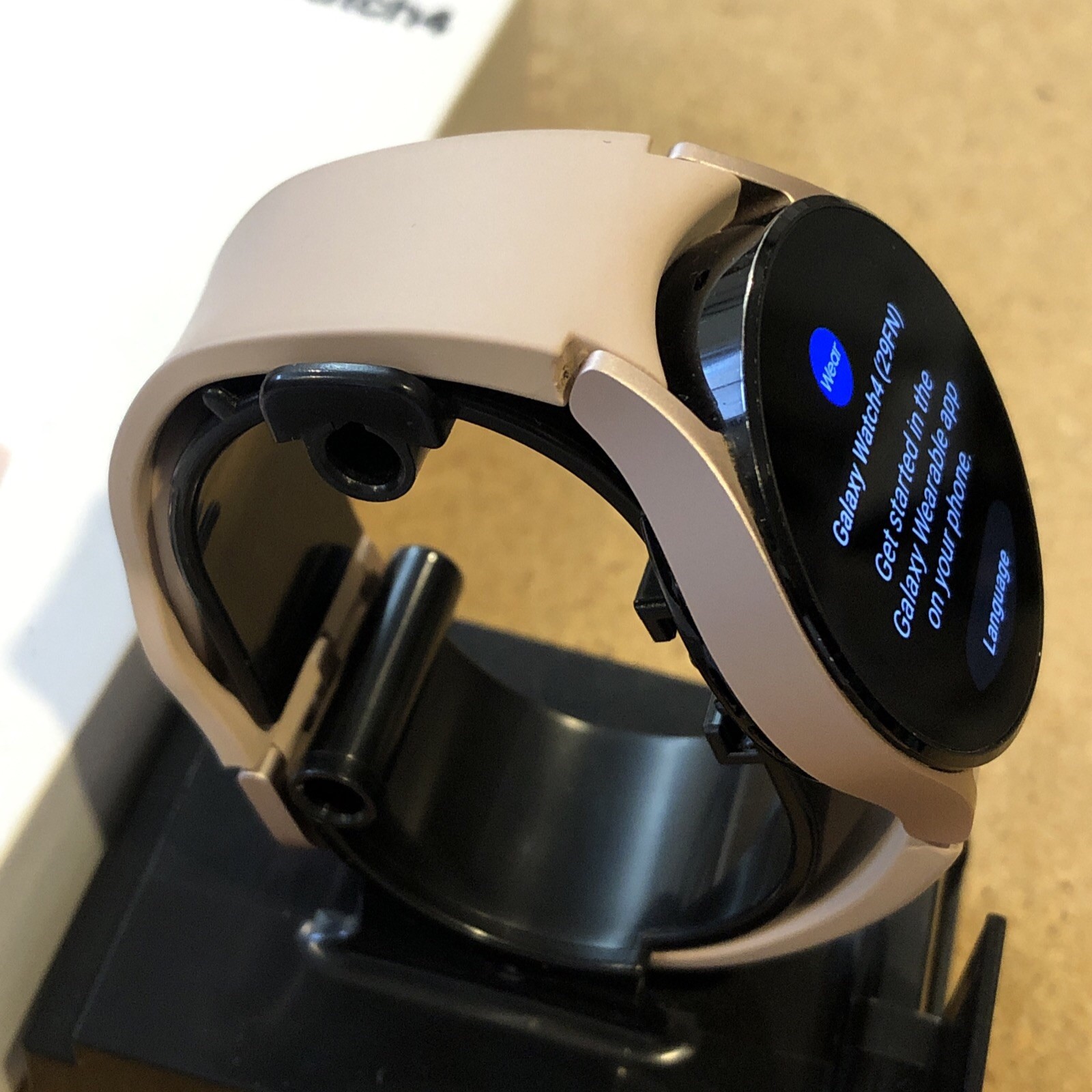Samsung Galaxy Watch 4 40mm GPS Smartwatch Pink Gold S/M with Heart Rate Monitor