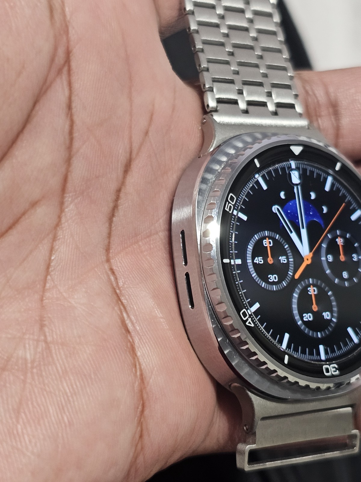 Samsung Galaxy Watch 8 Classic Smartwatch With AI Assistant Barely Used.