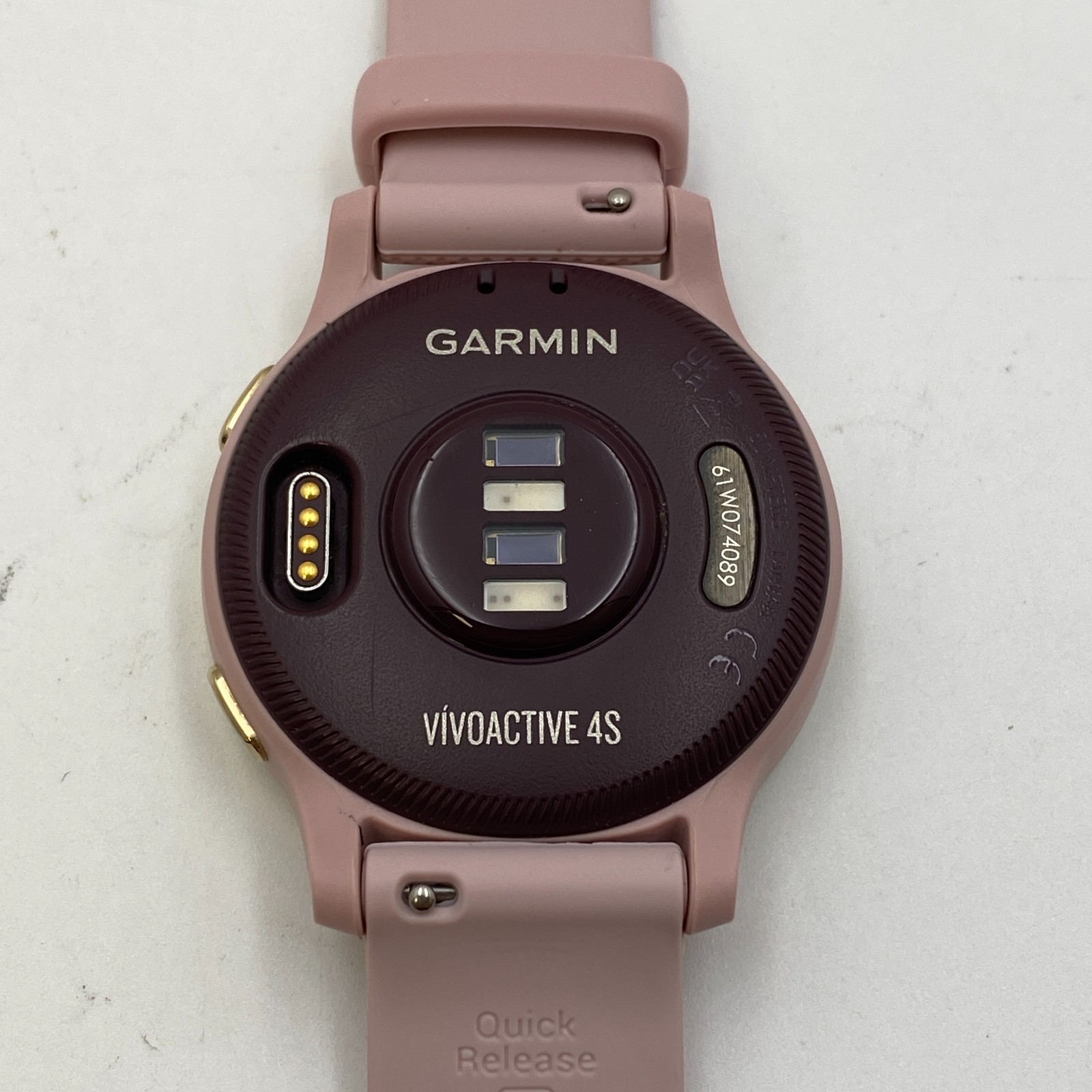 Garmin Vivoactive 4S – 40mm Light Gold – Fitness GPS Smartwatch – Fair Condition
