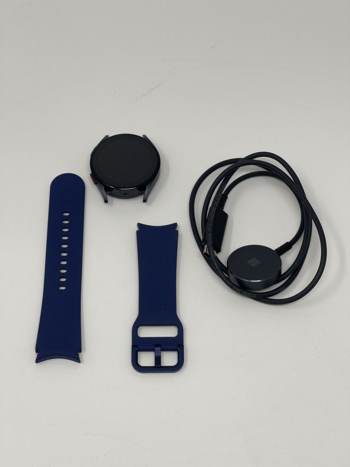 Samsung Watch 5 40MM SM-R900N Graphite With Navy Sport Band Excellent