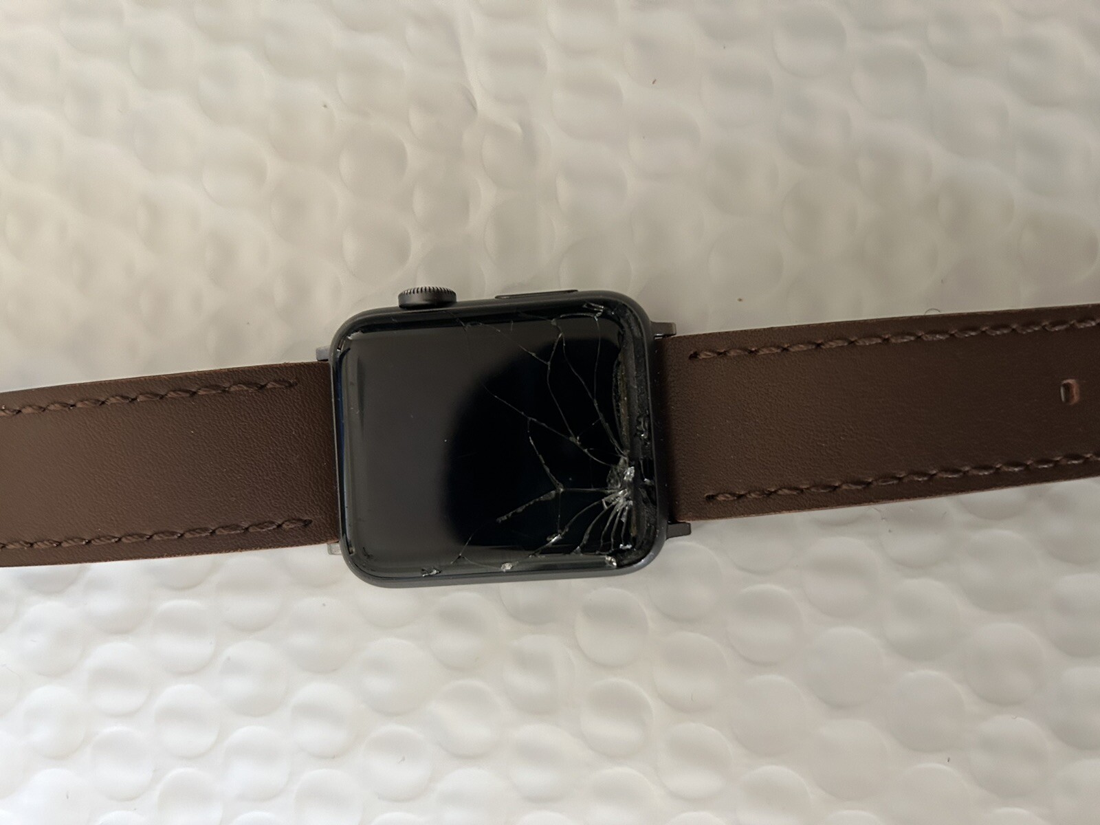 Apple Watch Series 3 42mm Screen Cracked Still Comes On-Brown Band Included