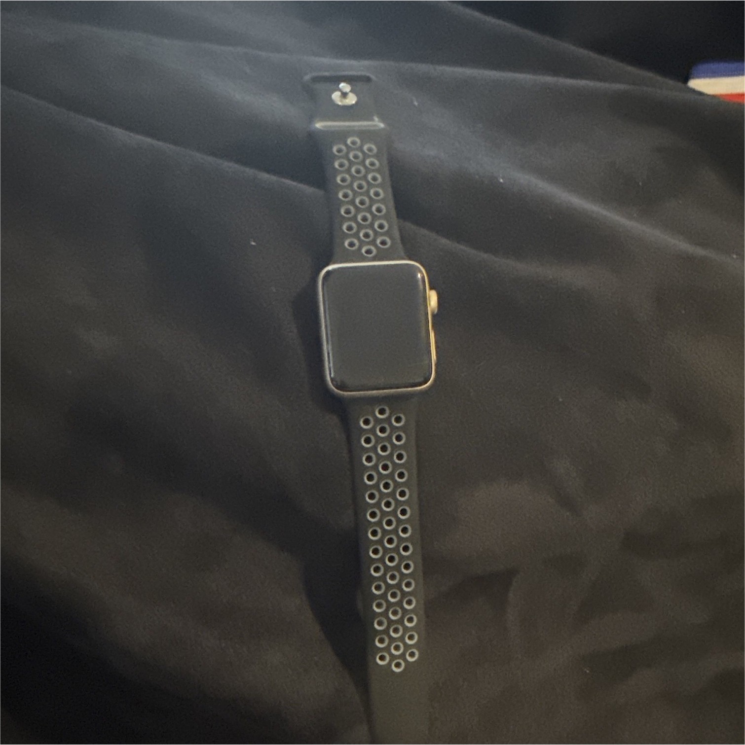 Apple Watch Series 2 42mm Gold Aluminum Case Black Silicone Band GPS